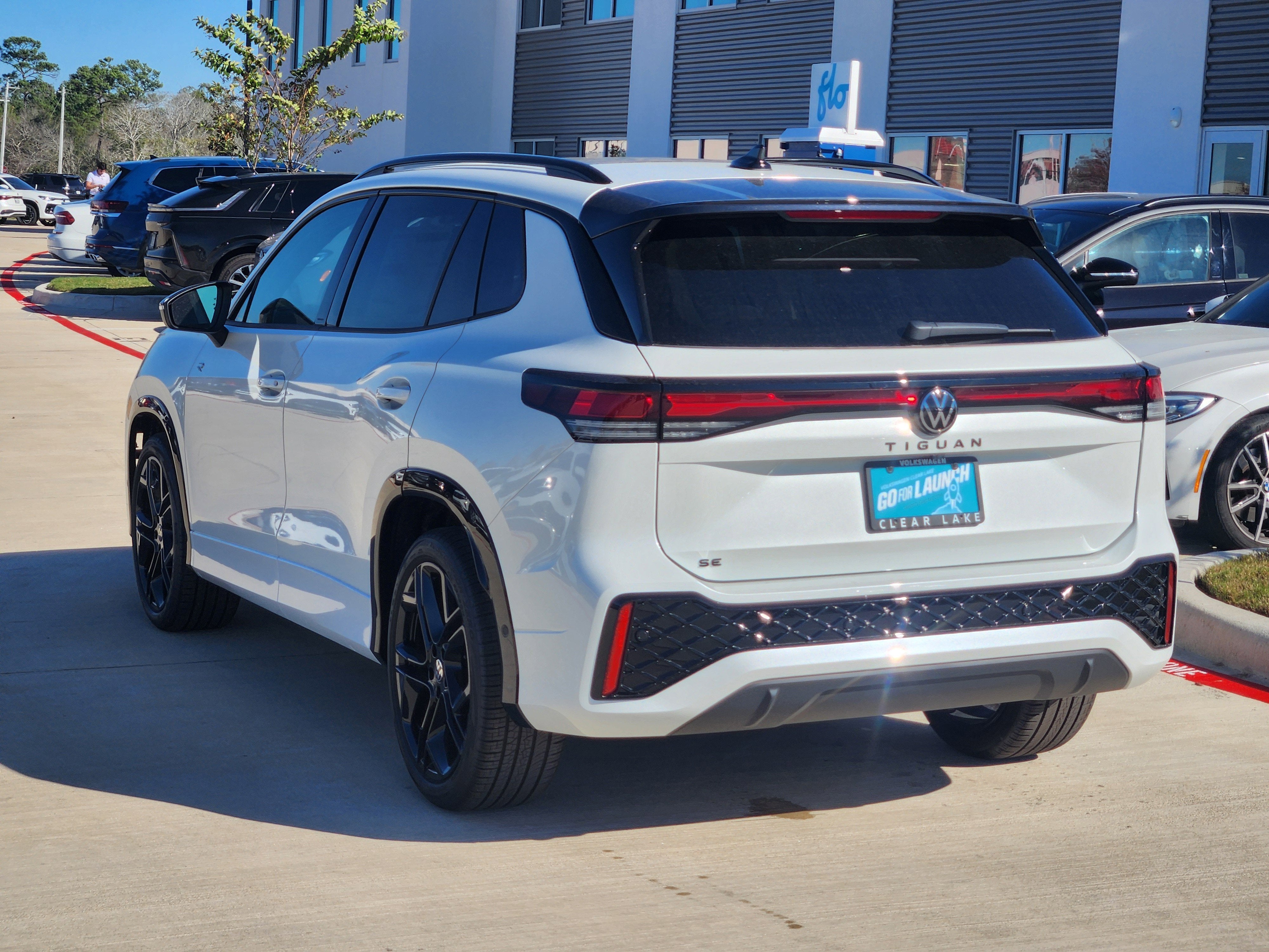 2026 Volkswagen Tiguan SE R-Line Black