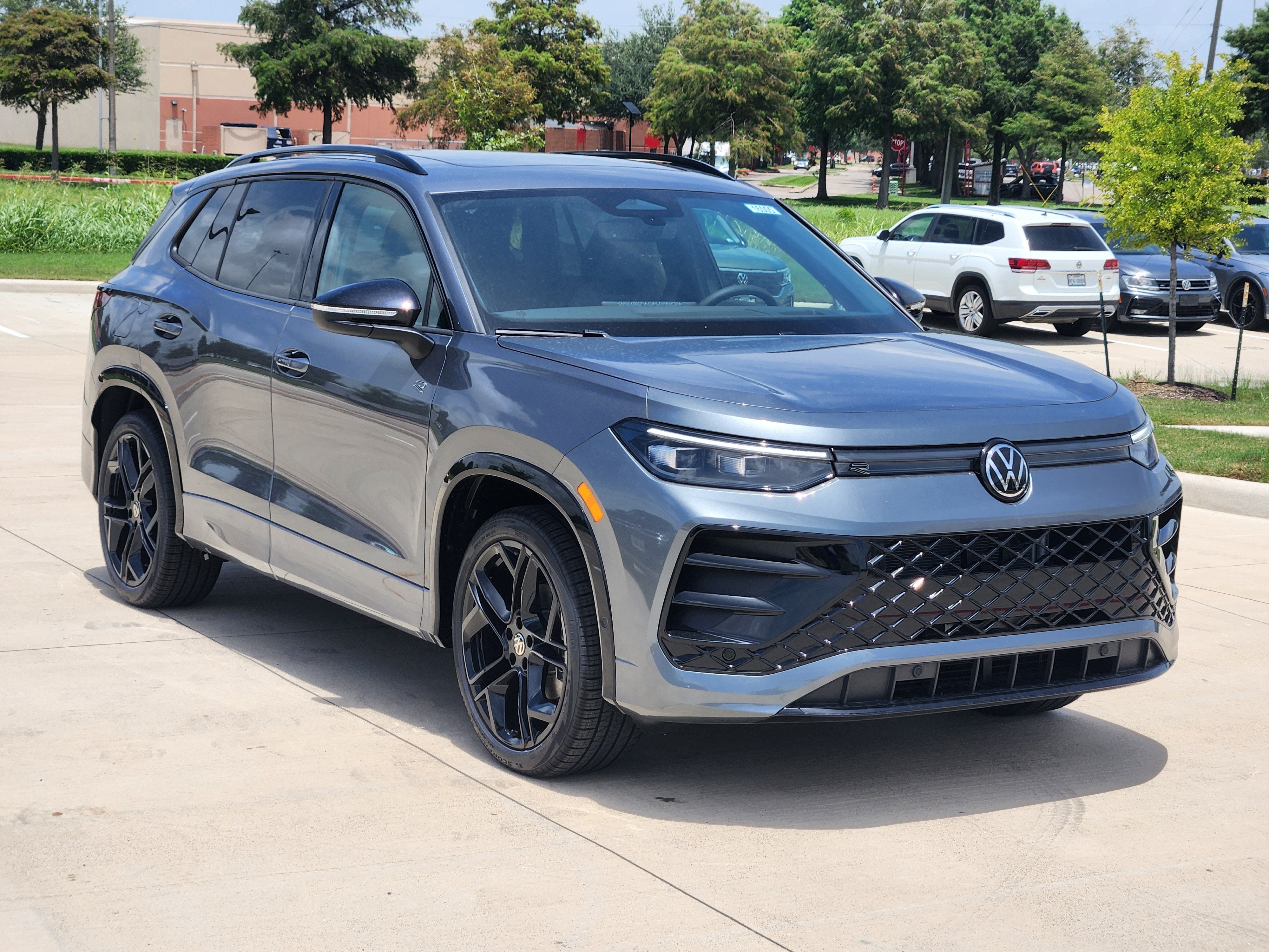 2026 Volkswagen Tiguan SE R-Line Black
