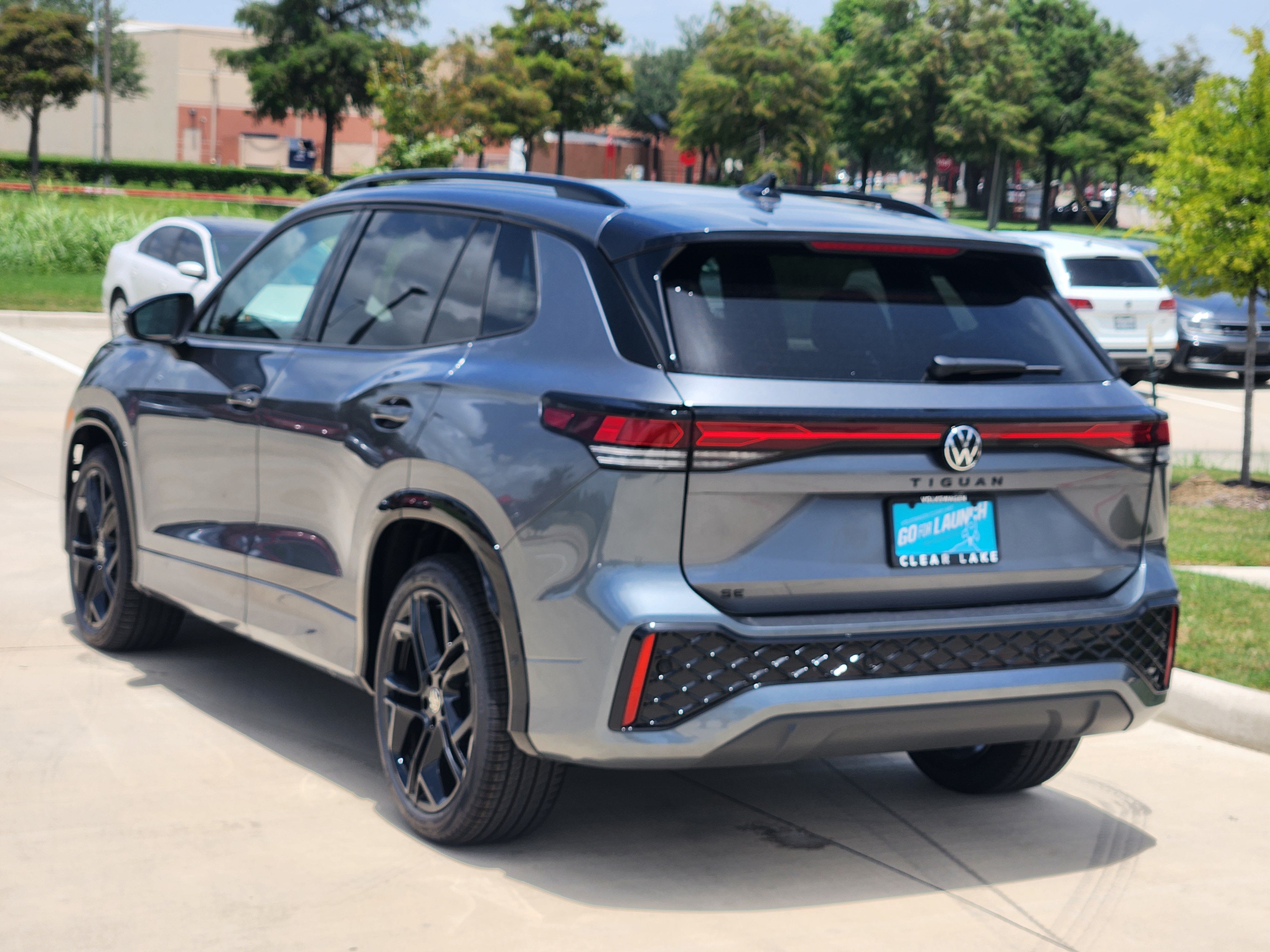 2026 Volkswagen Tiguan SE R-Line Black
