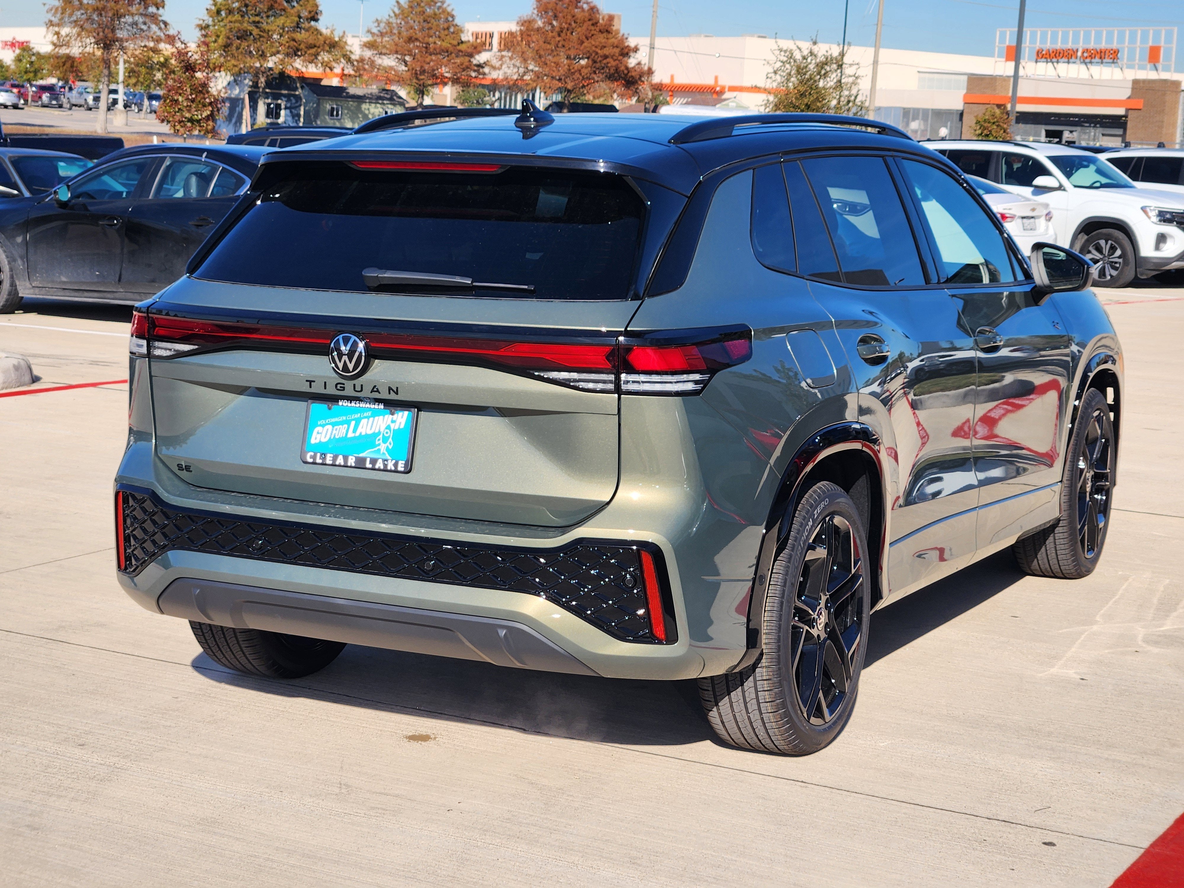 2026 Volkswagen Tiguan SE R-Line Black