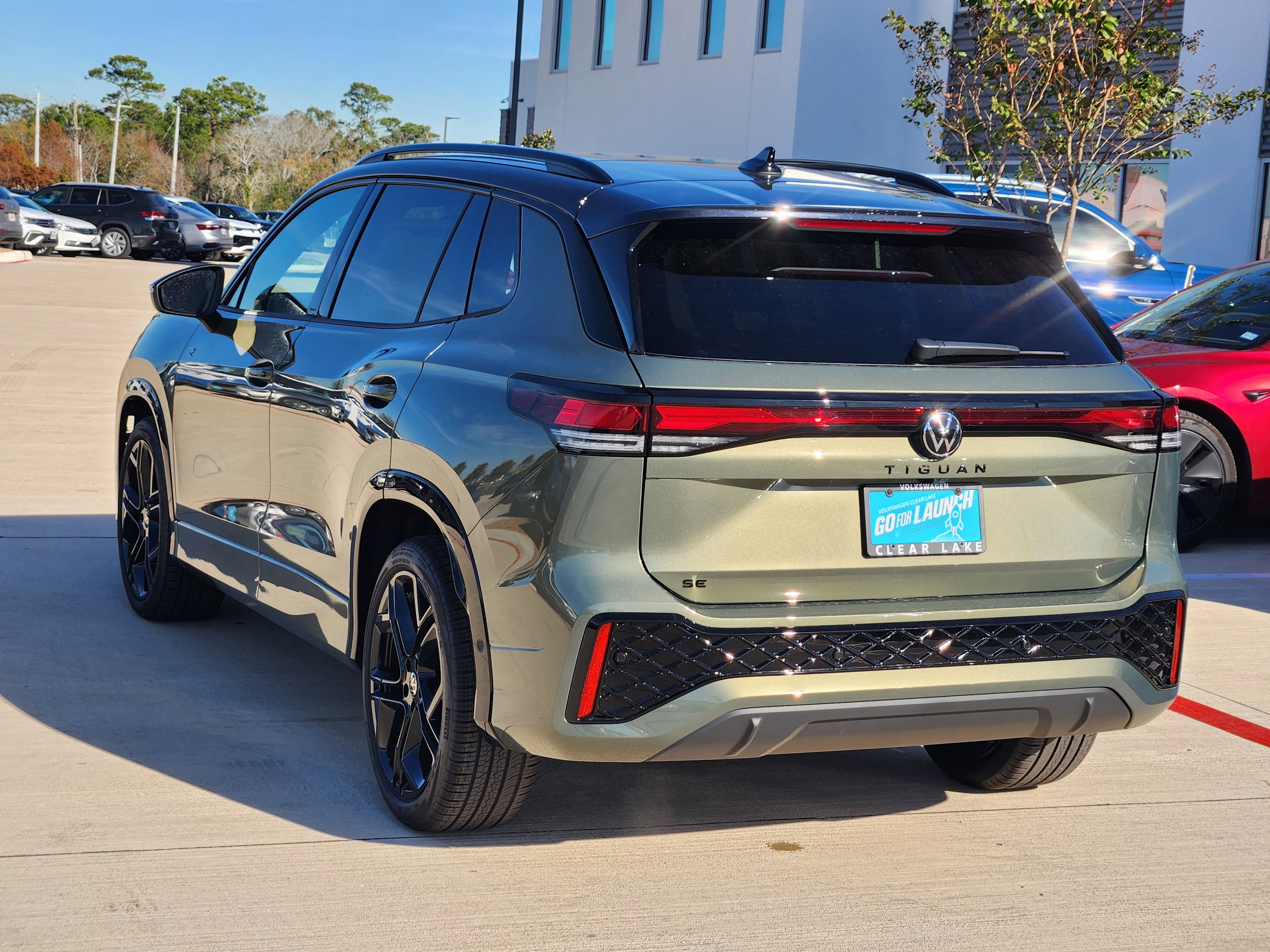 2026 Volkswagen Tiguan SE R-Line Black