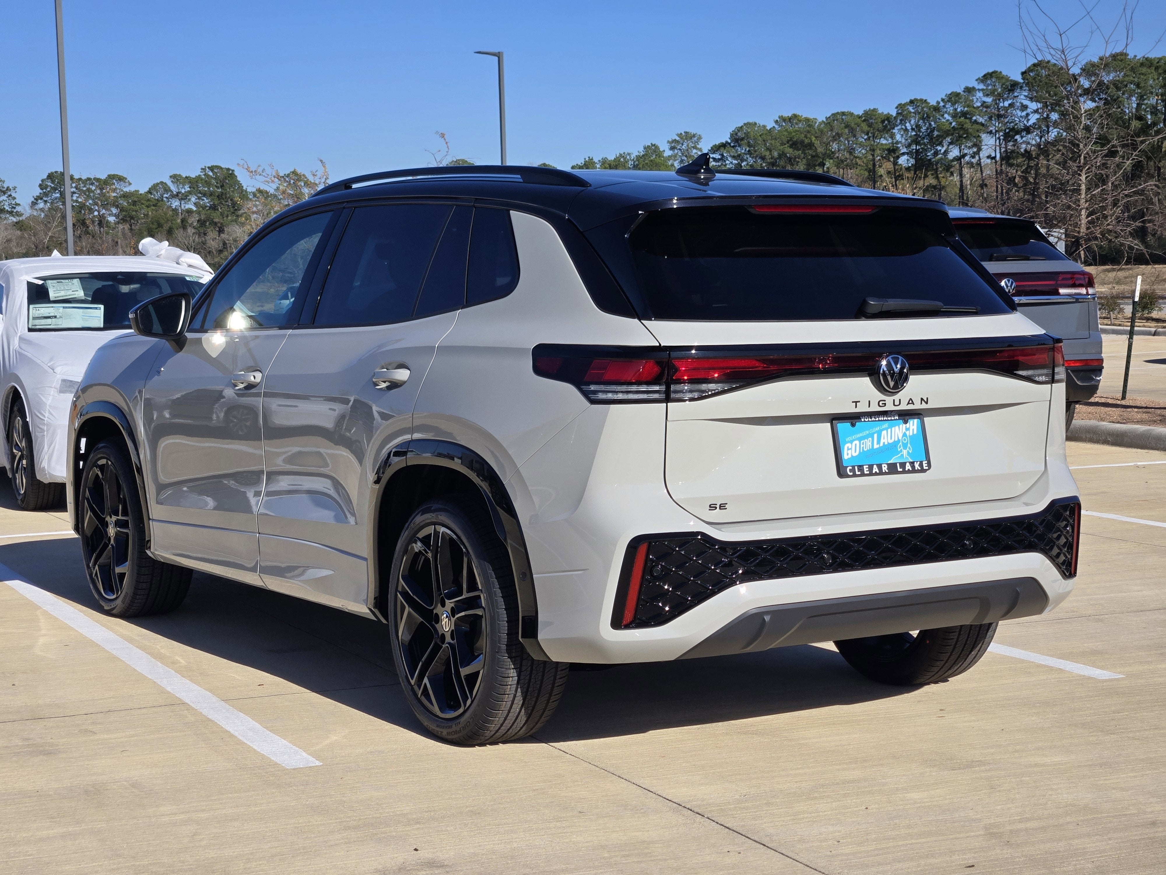 2026 Volkswagen Tiguan SE R-Line Black