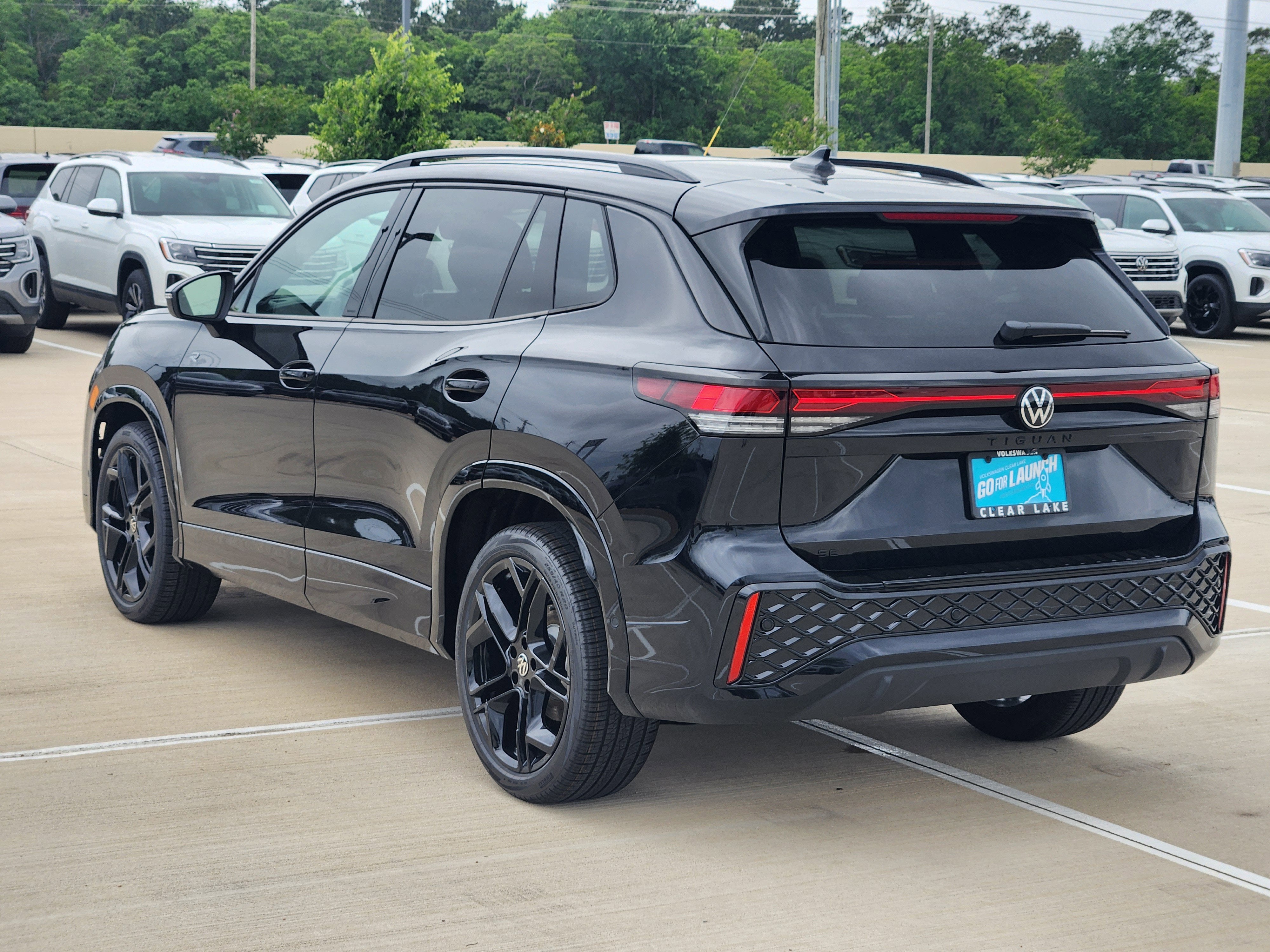 2026 Volkswagen Tiguan SE R-Line Black
