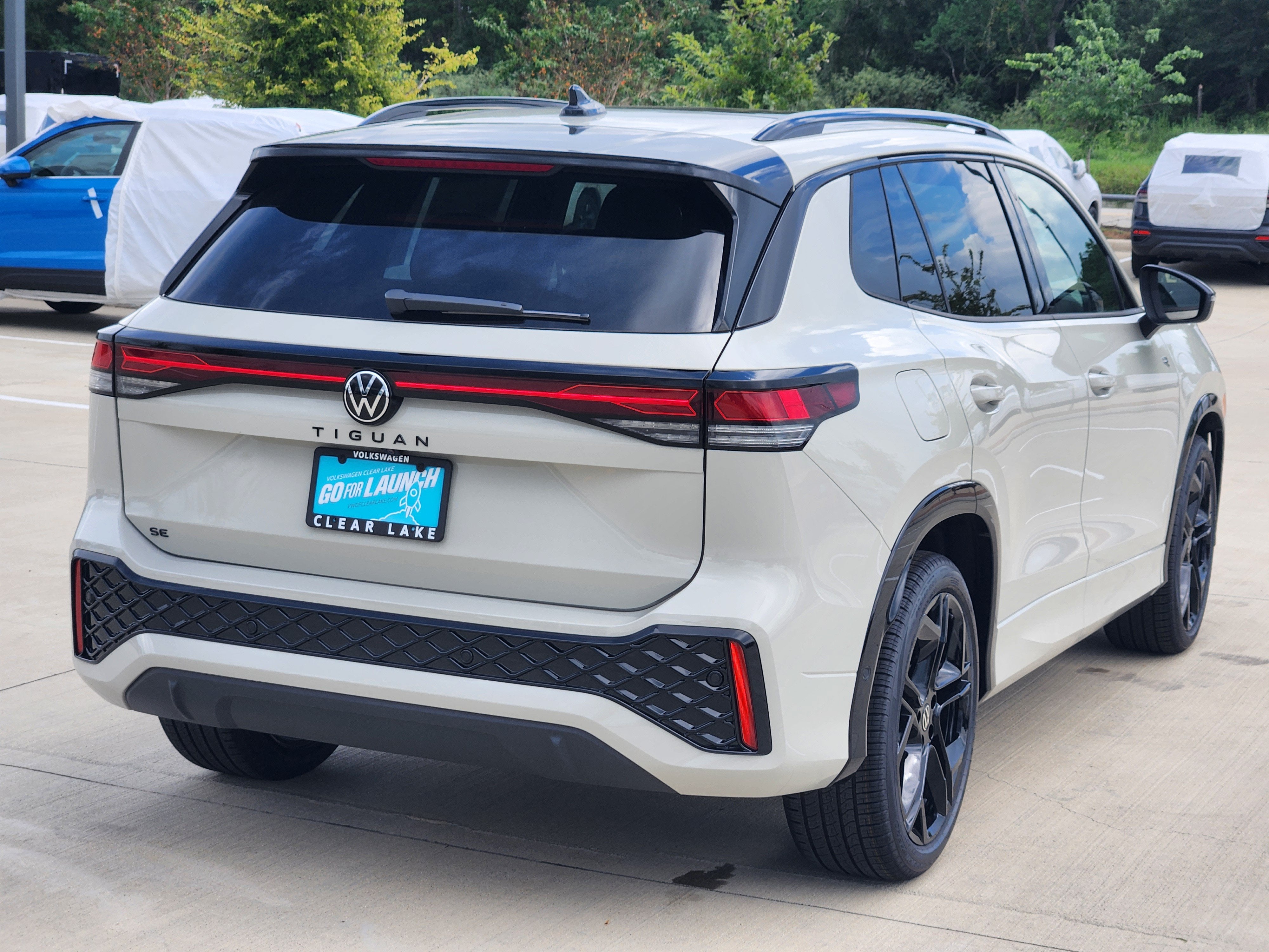 2026 Volkswagen Tiguan SE R-Line Black