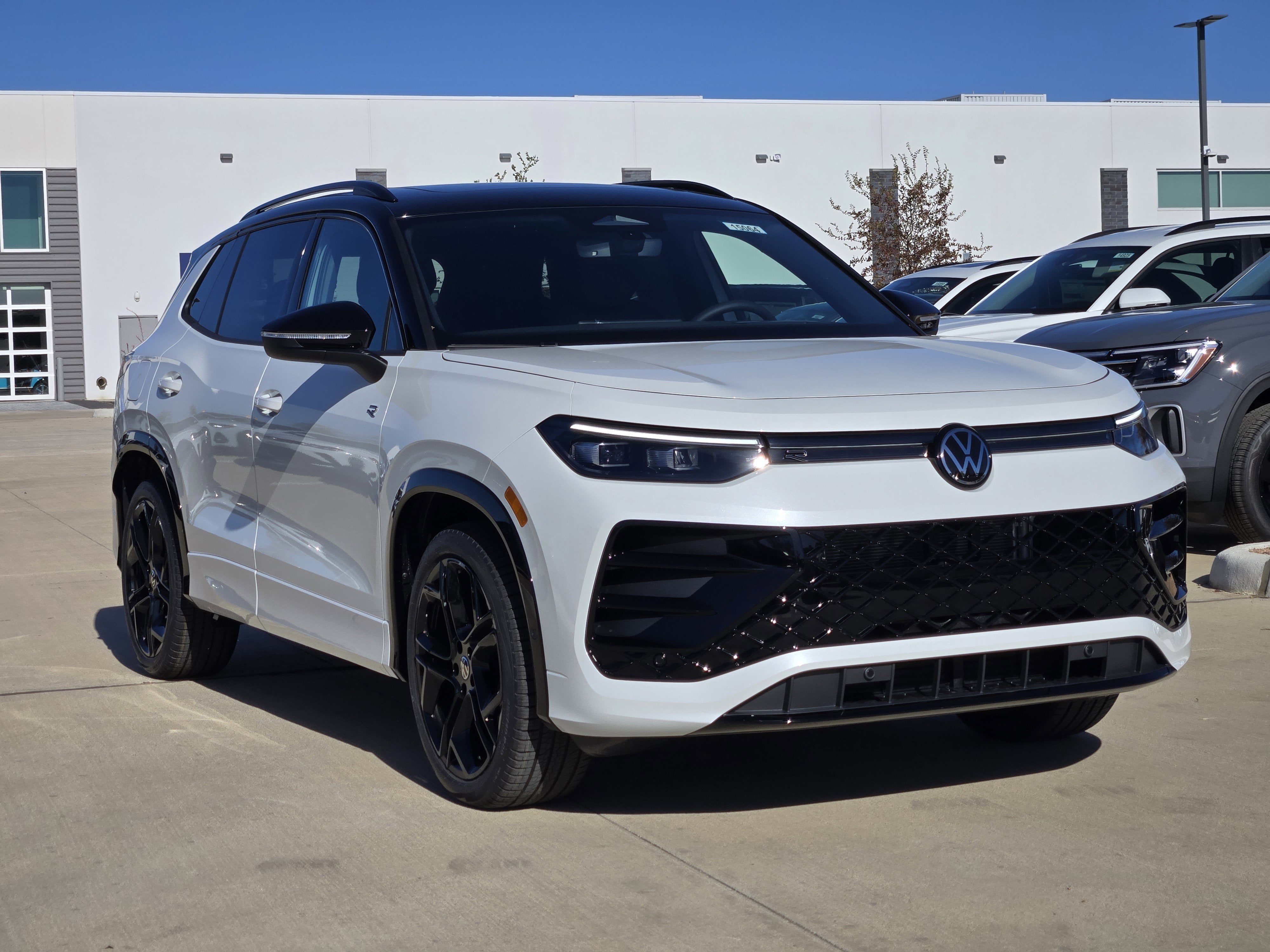 2026 Volkswagen Tiguan SE R-Line Black