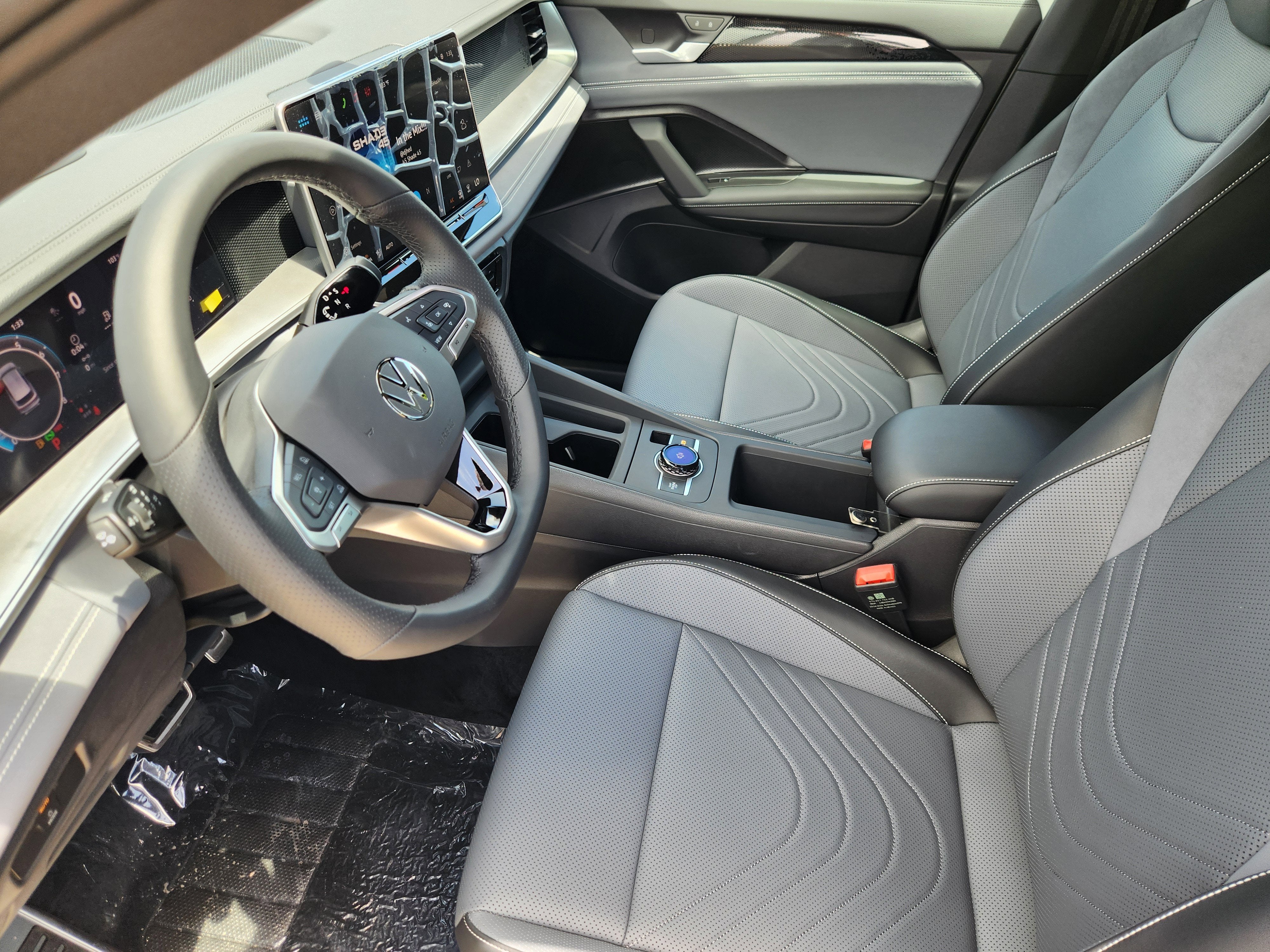 2026 Volkswagen Tiguan SE R-Line Black