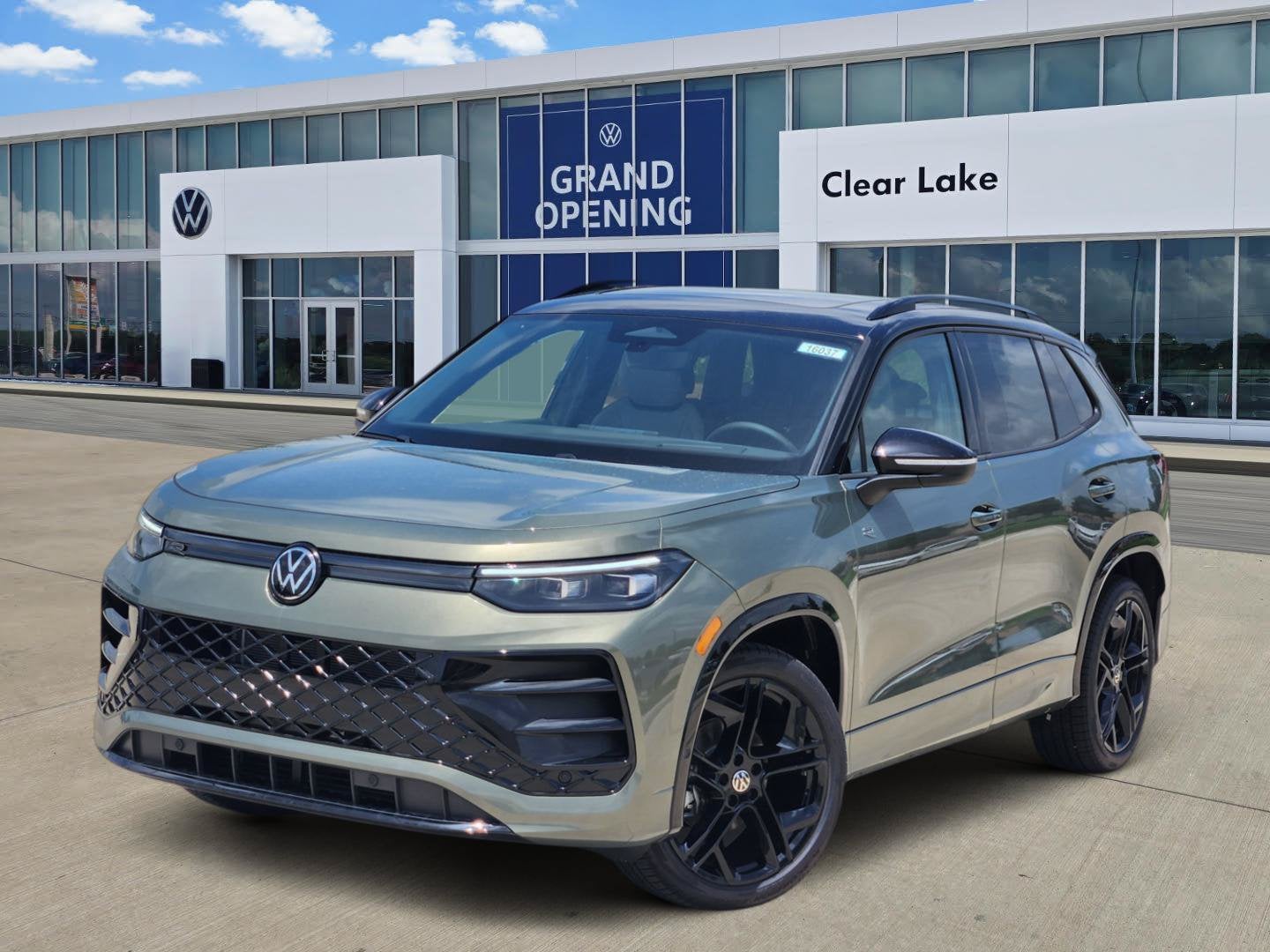 2026 Volkswagen Tiguan SE R-Line Black
