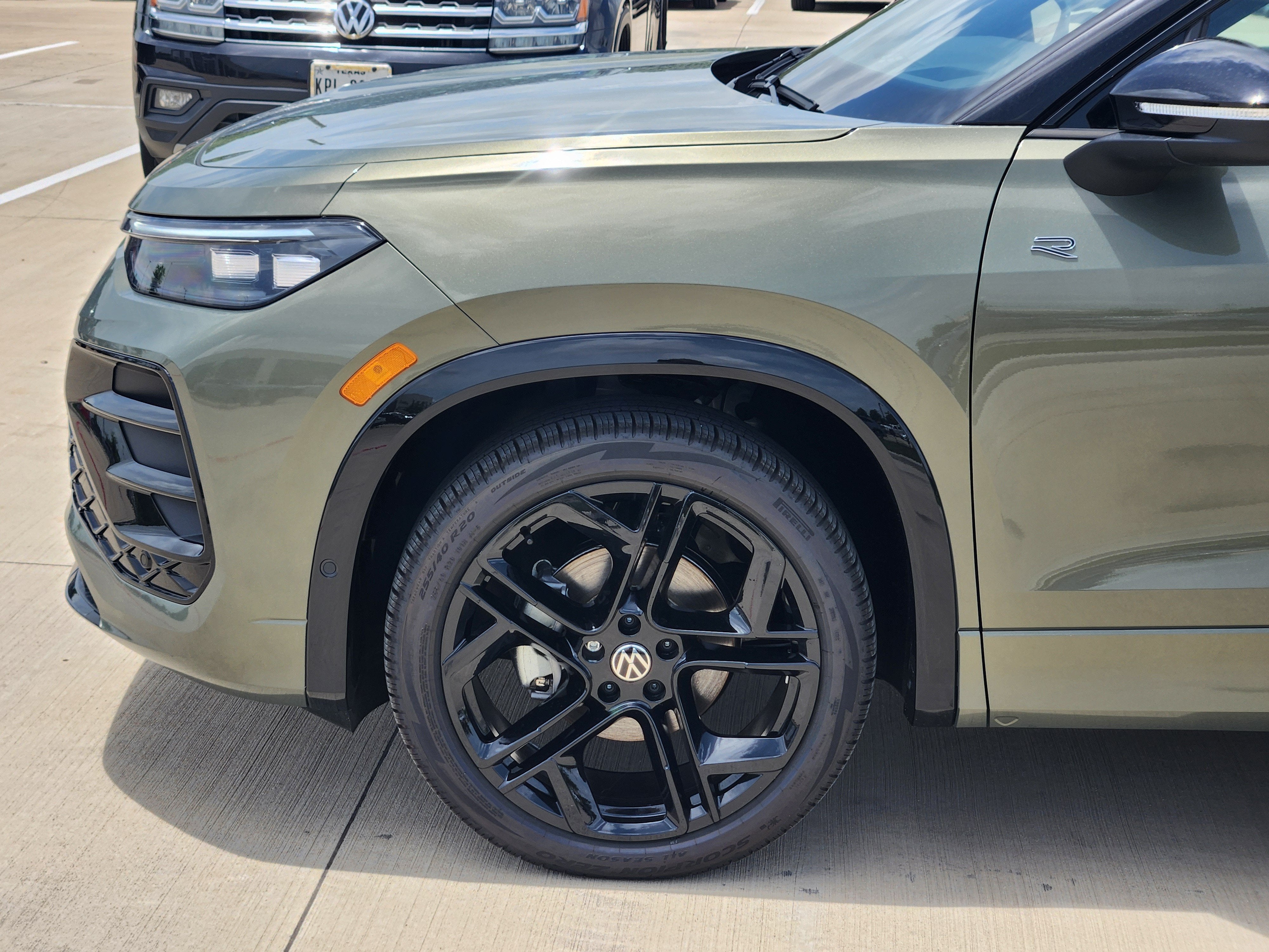 2026 Volkswagen Tiguan SE R-Line Black