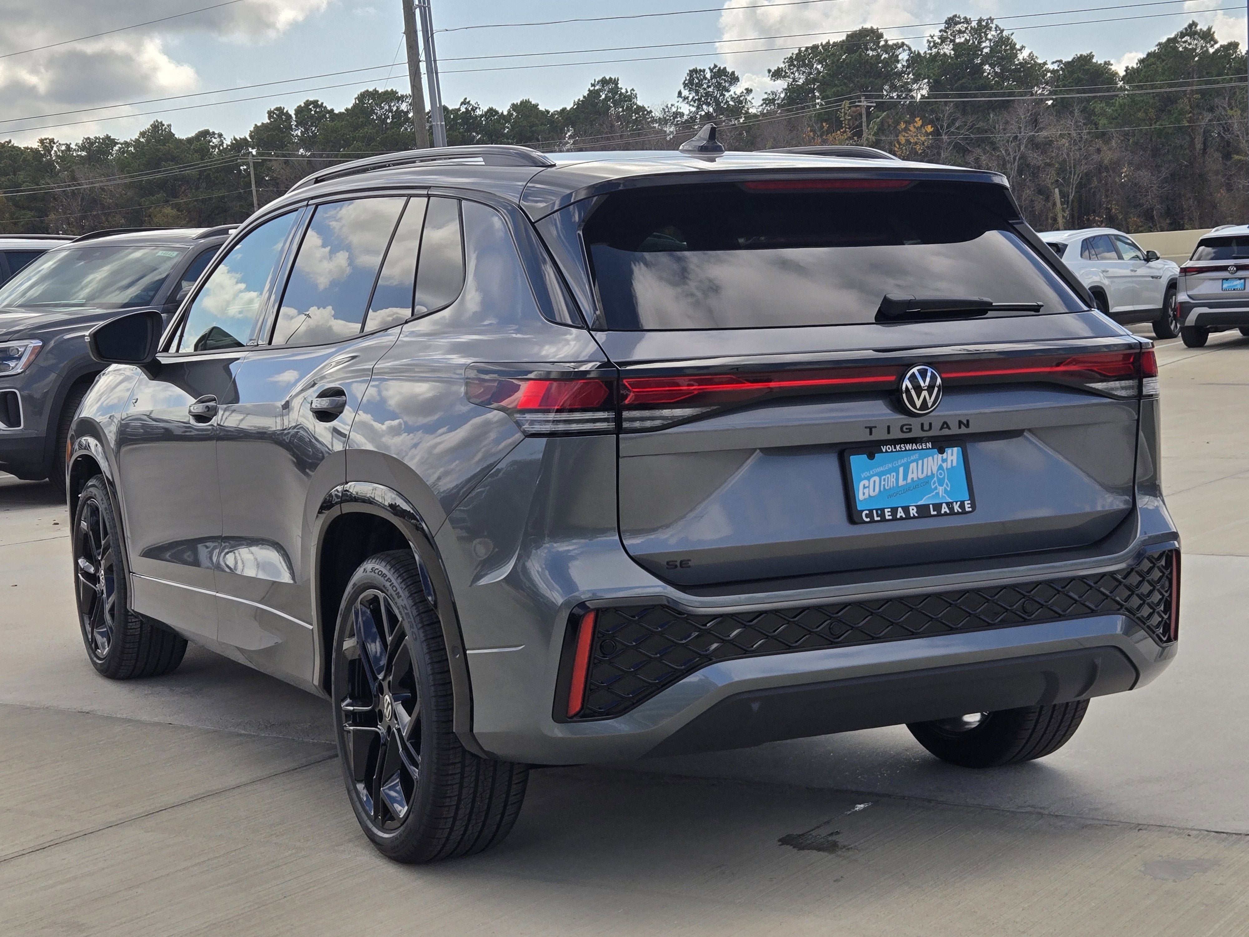 2026 Volkswagen Tiguan SE R-Line Black