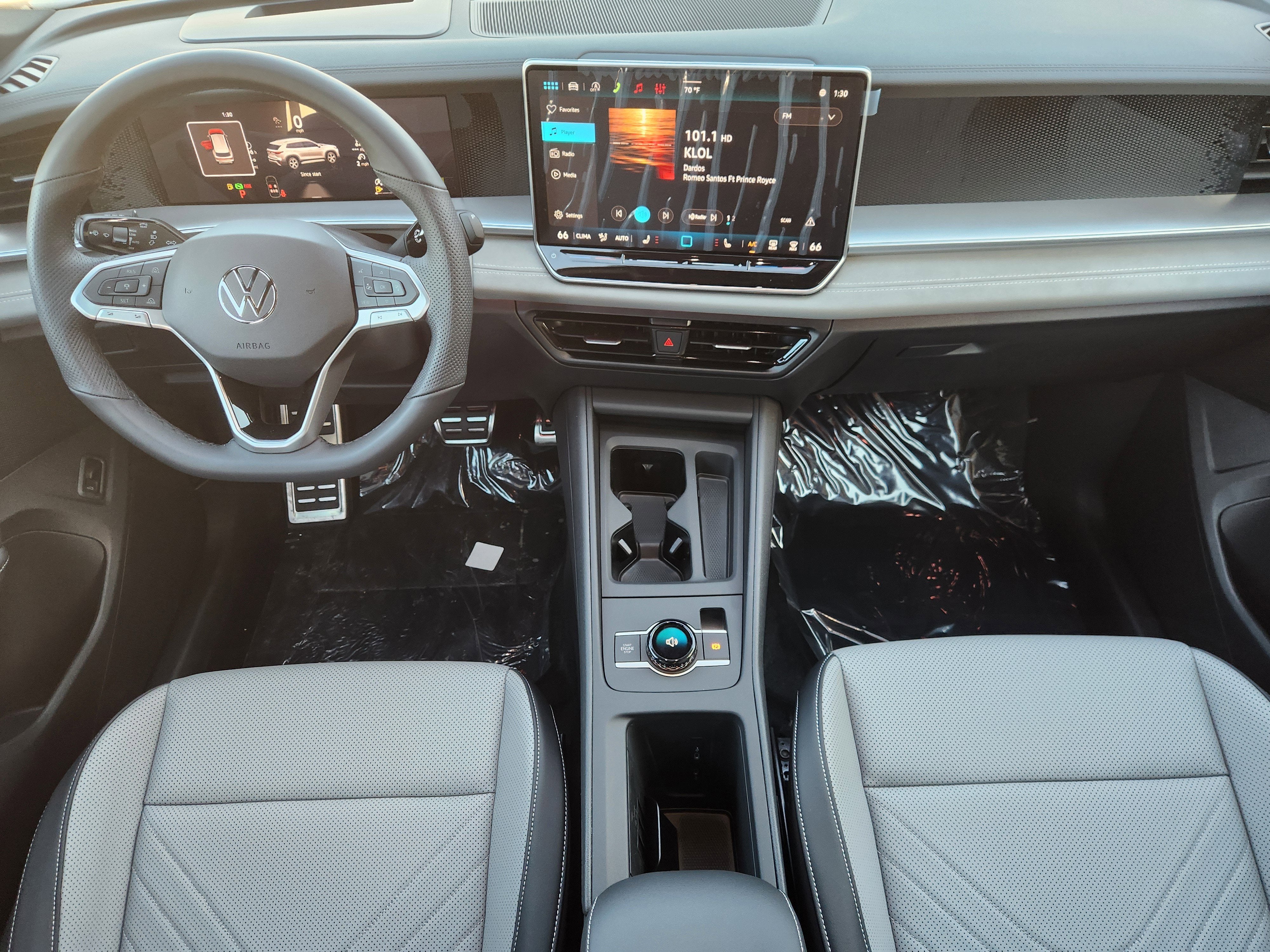 2026 Volkswagen Tiguan SE R-Line Black