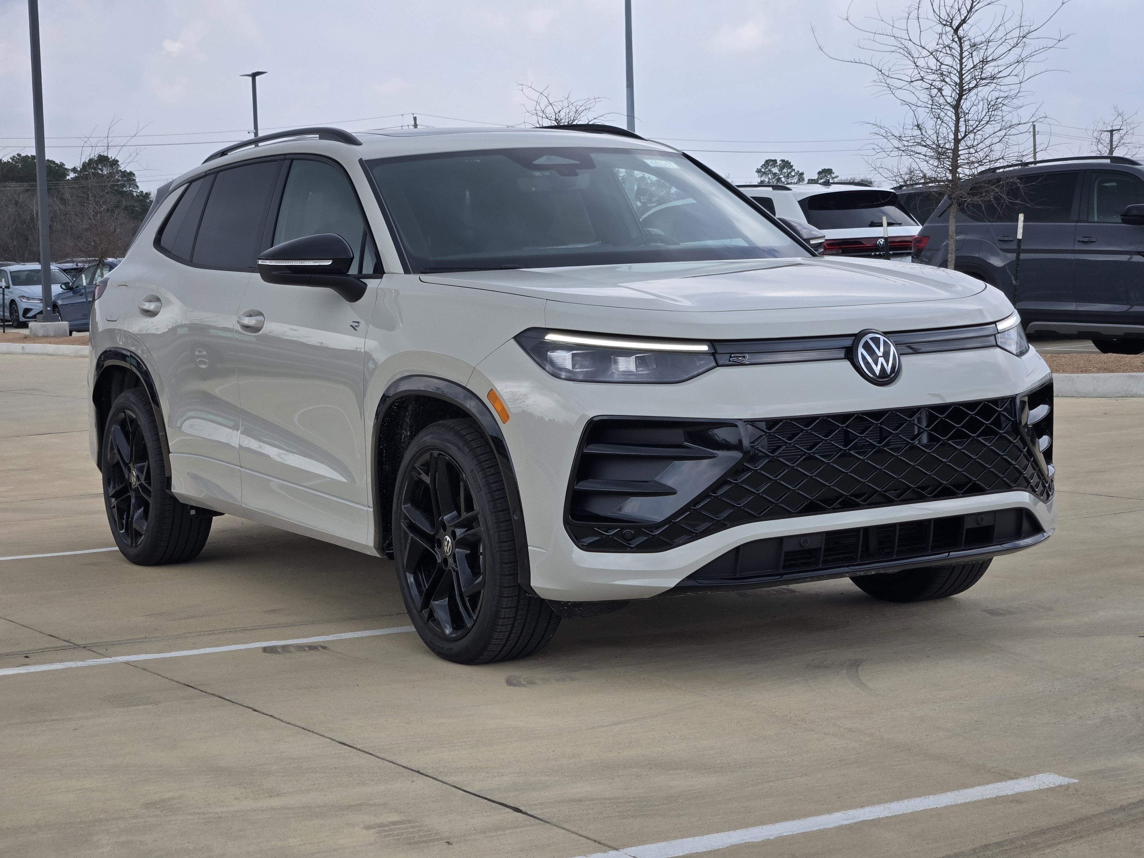 2026 Volkswagen Tiguan SE R-Line Black