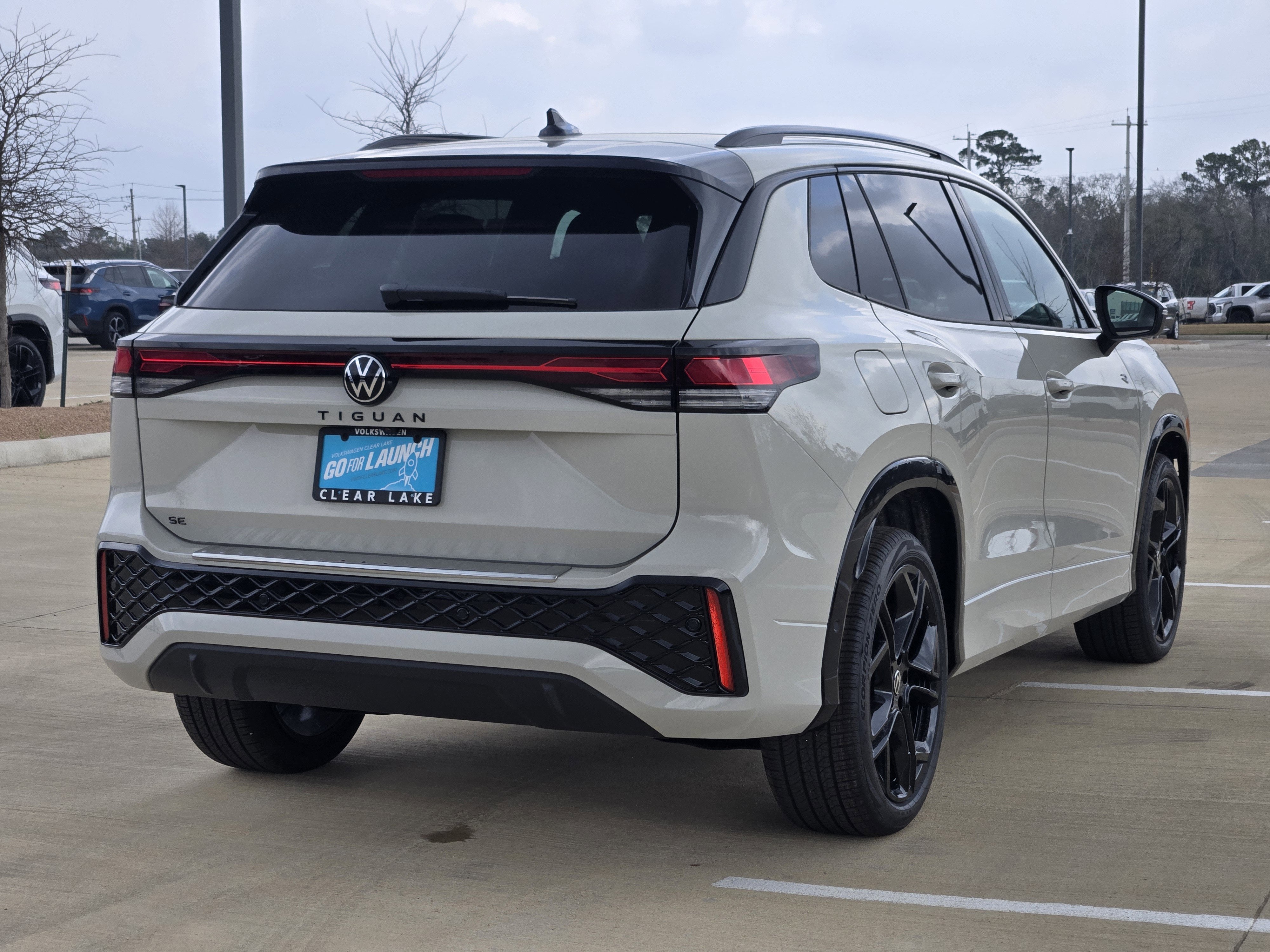 2026 Volkswagen Tiguan SE R-Line Black