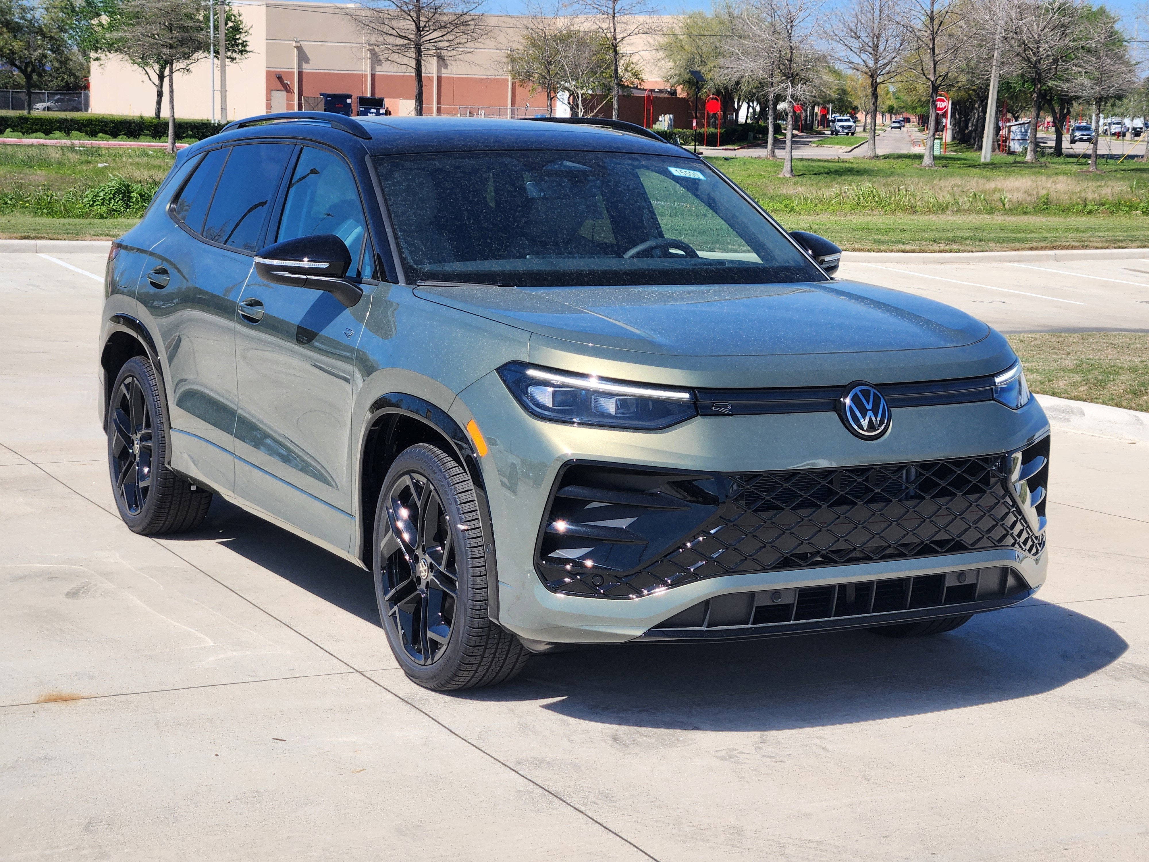 2026 Volkswagen Tiguan SE R-Line Black