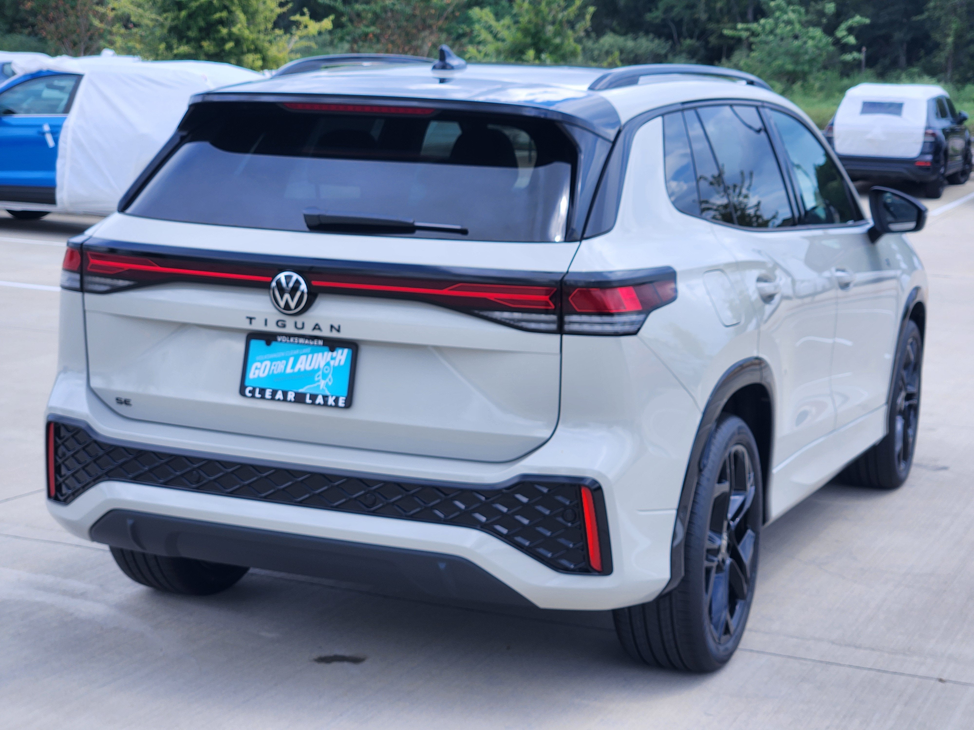 2026 Volkswagen Tiguan SE R-Line Black