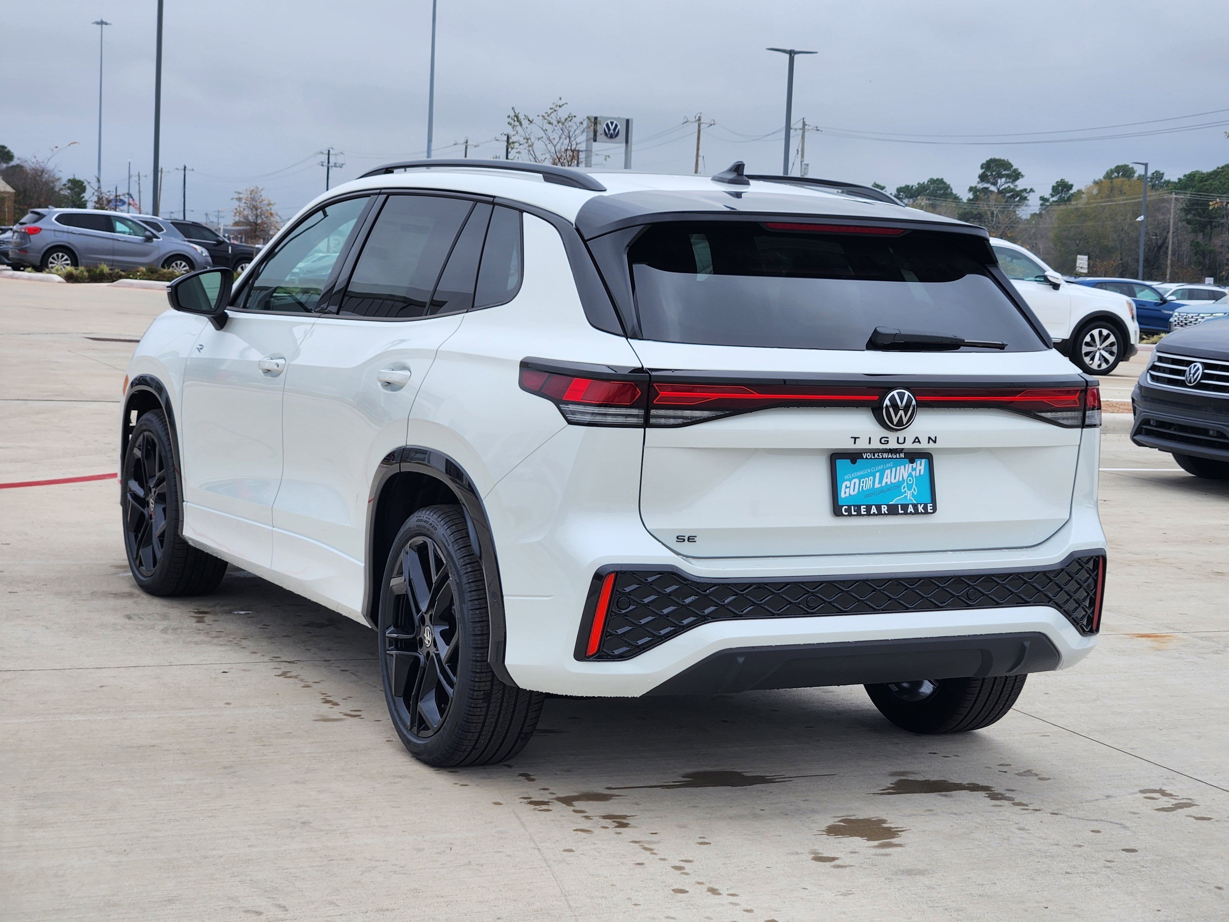 2026 Volkswagen Tiguan SE R-Line Black