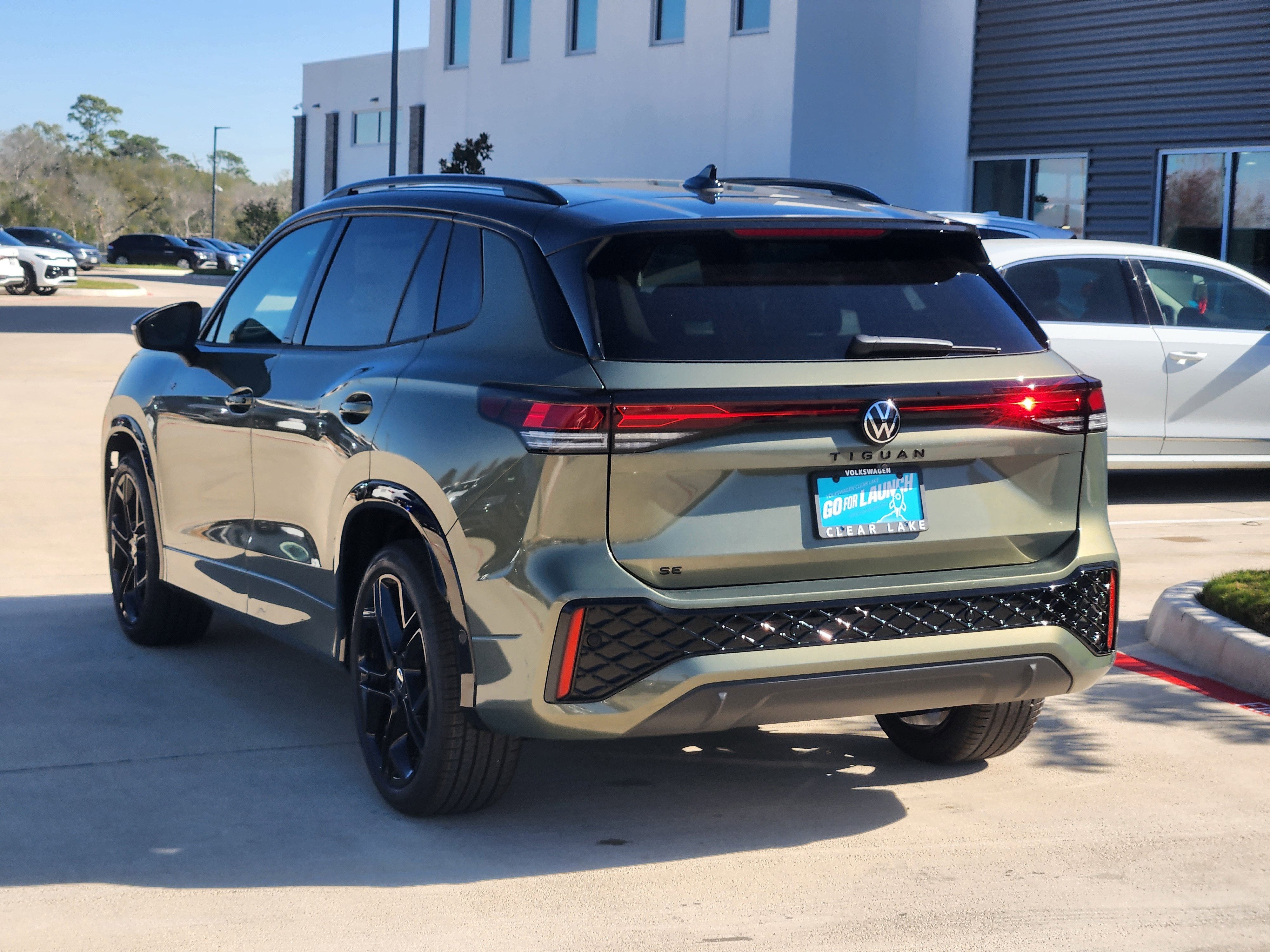 2026 Volkswagen Tiguan SE R-Line Black