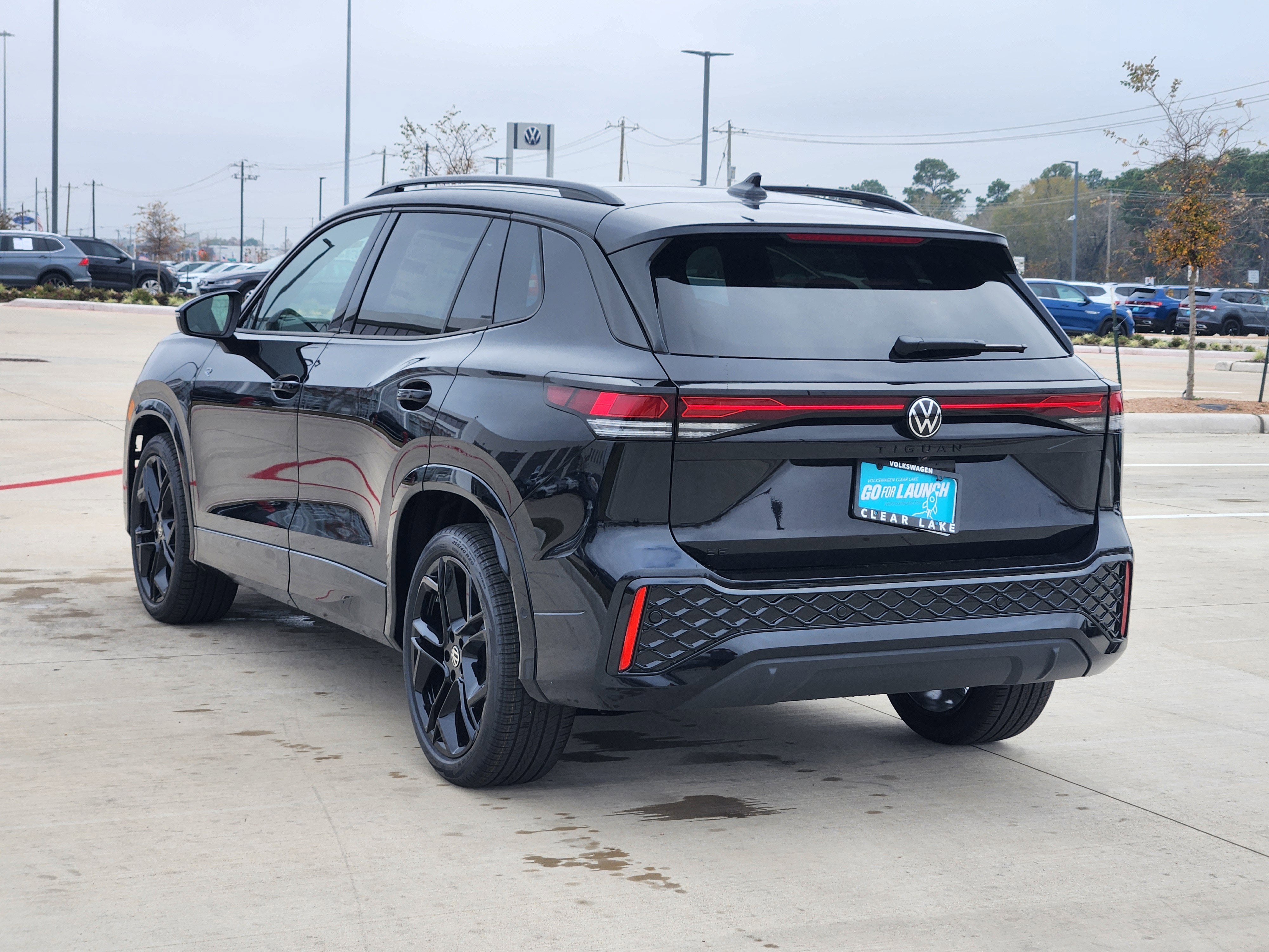 2026 Volkswagen Tiguan SE R-Line Black
