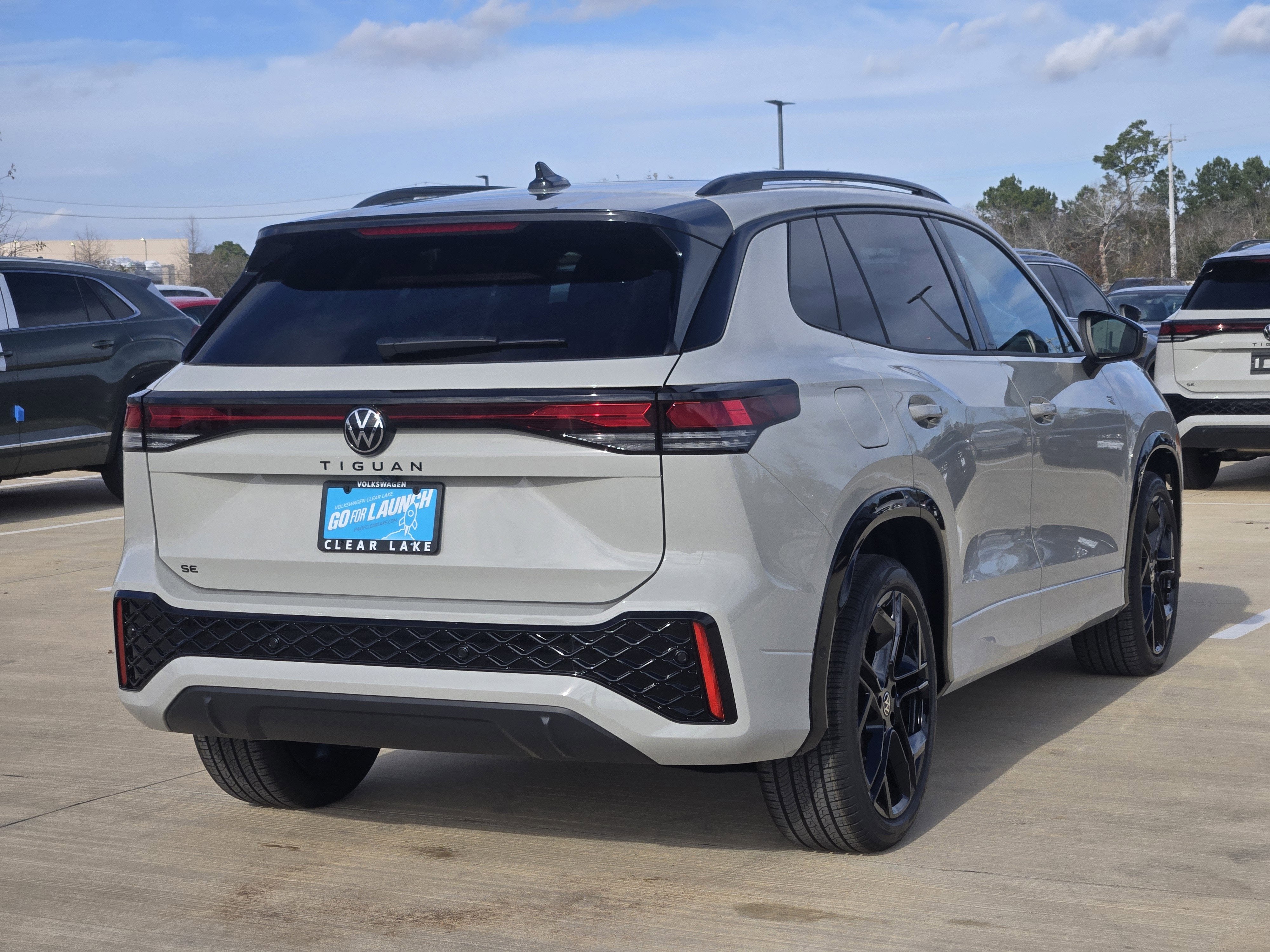 2026 Volkswagen Tiguan SE R-Line Black