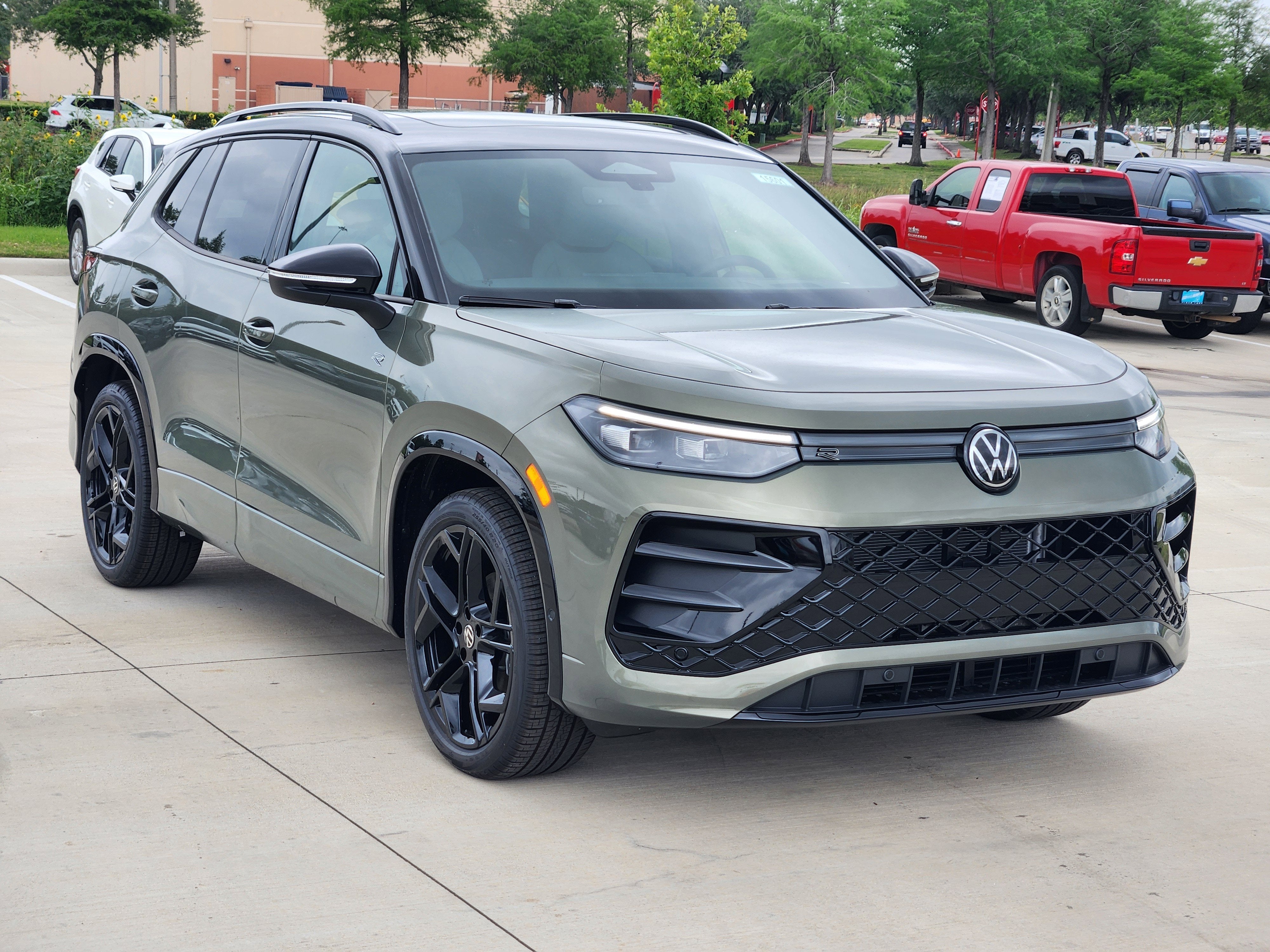 2026 Volkswagen Tiguan SE R-Line Black