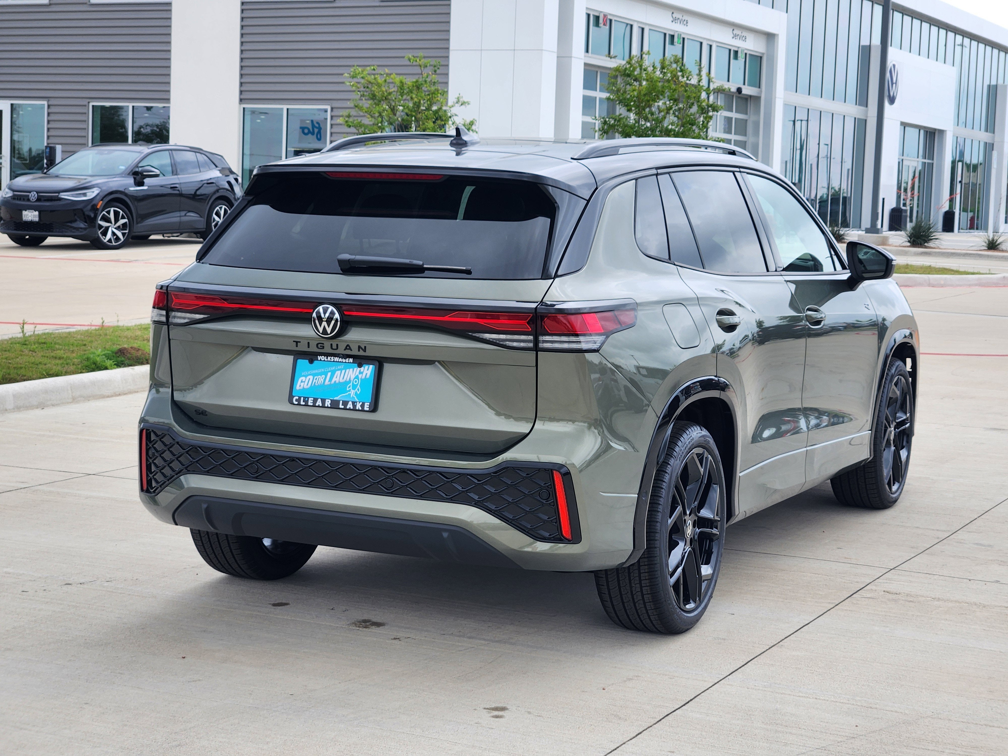 2026 Volkswagen Tiguan SE R-Line Black