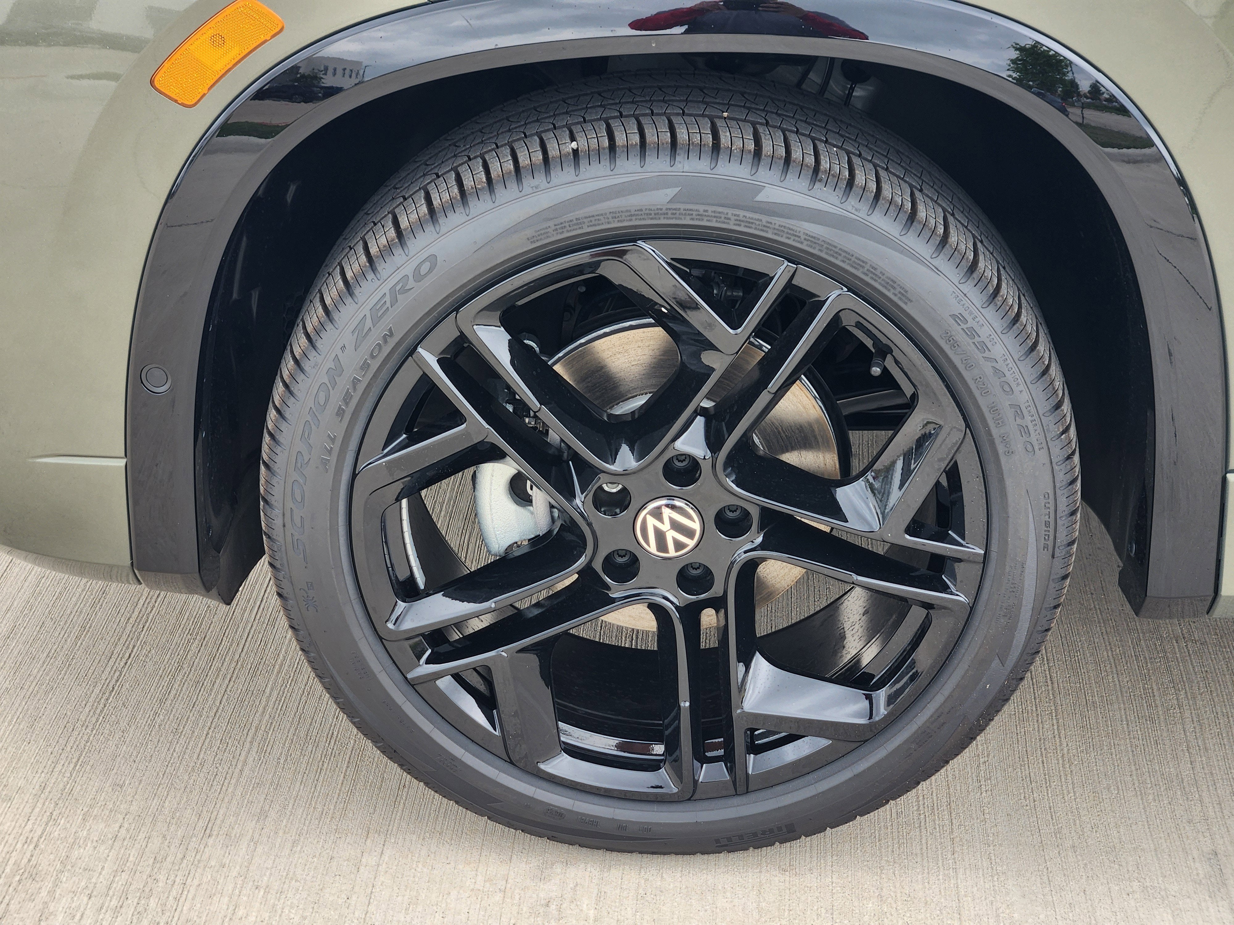 2026 Volkswagen Tiguan SE R-Line Black