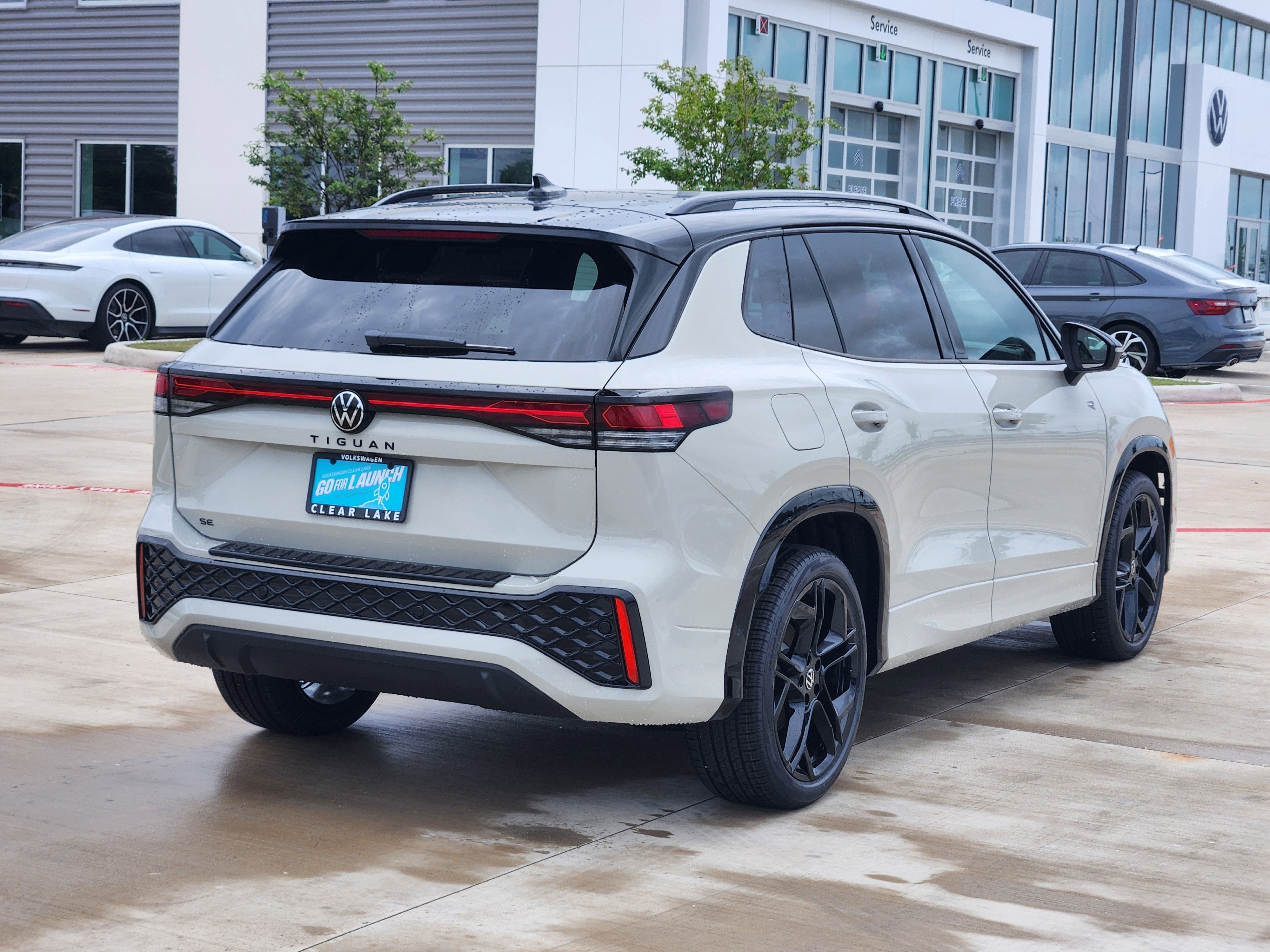 2026 Volkswagen Tiguan SE R-Line Black
