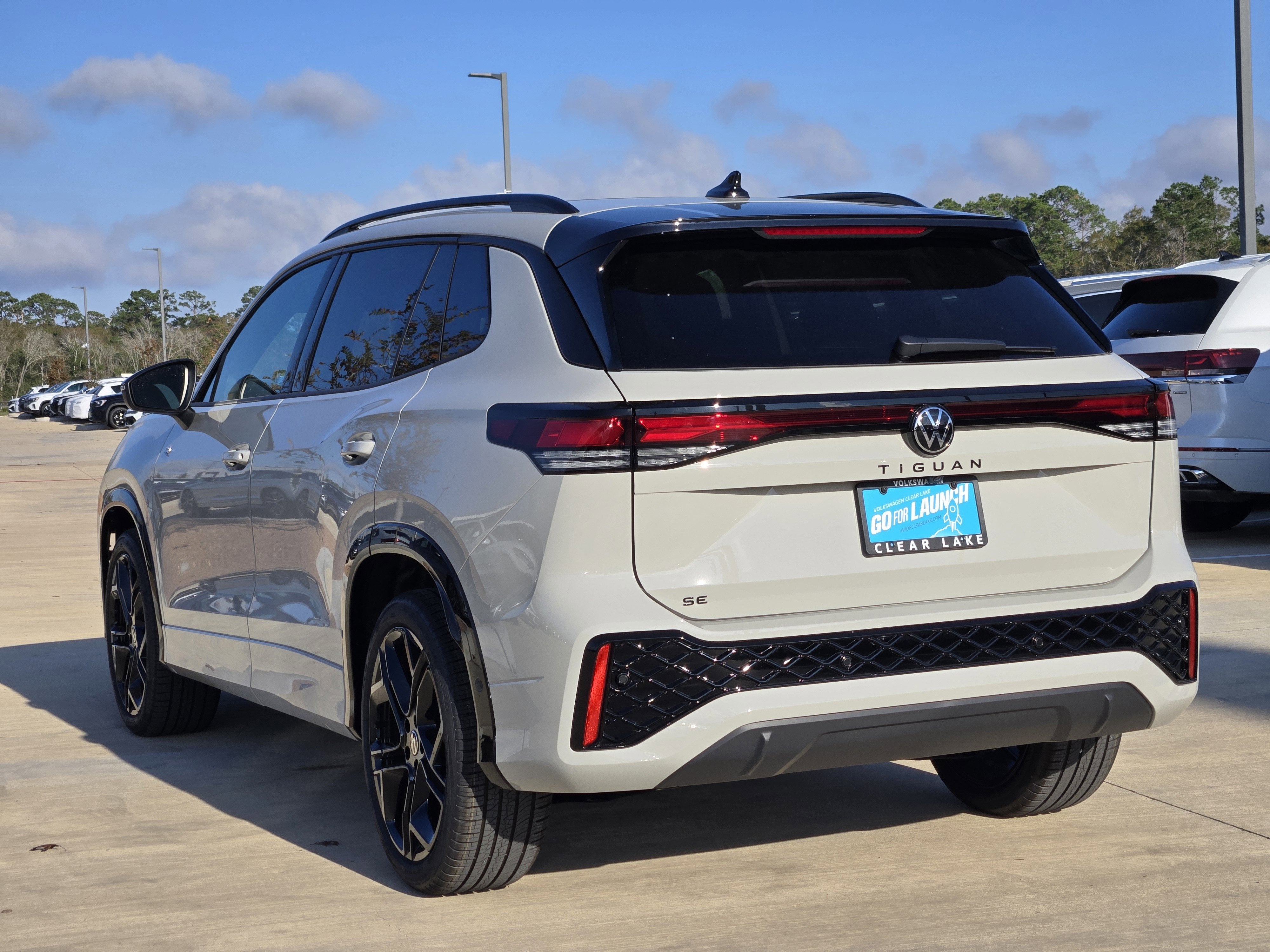 2026 Volkswagen Tiguan SE R-Line Black