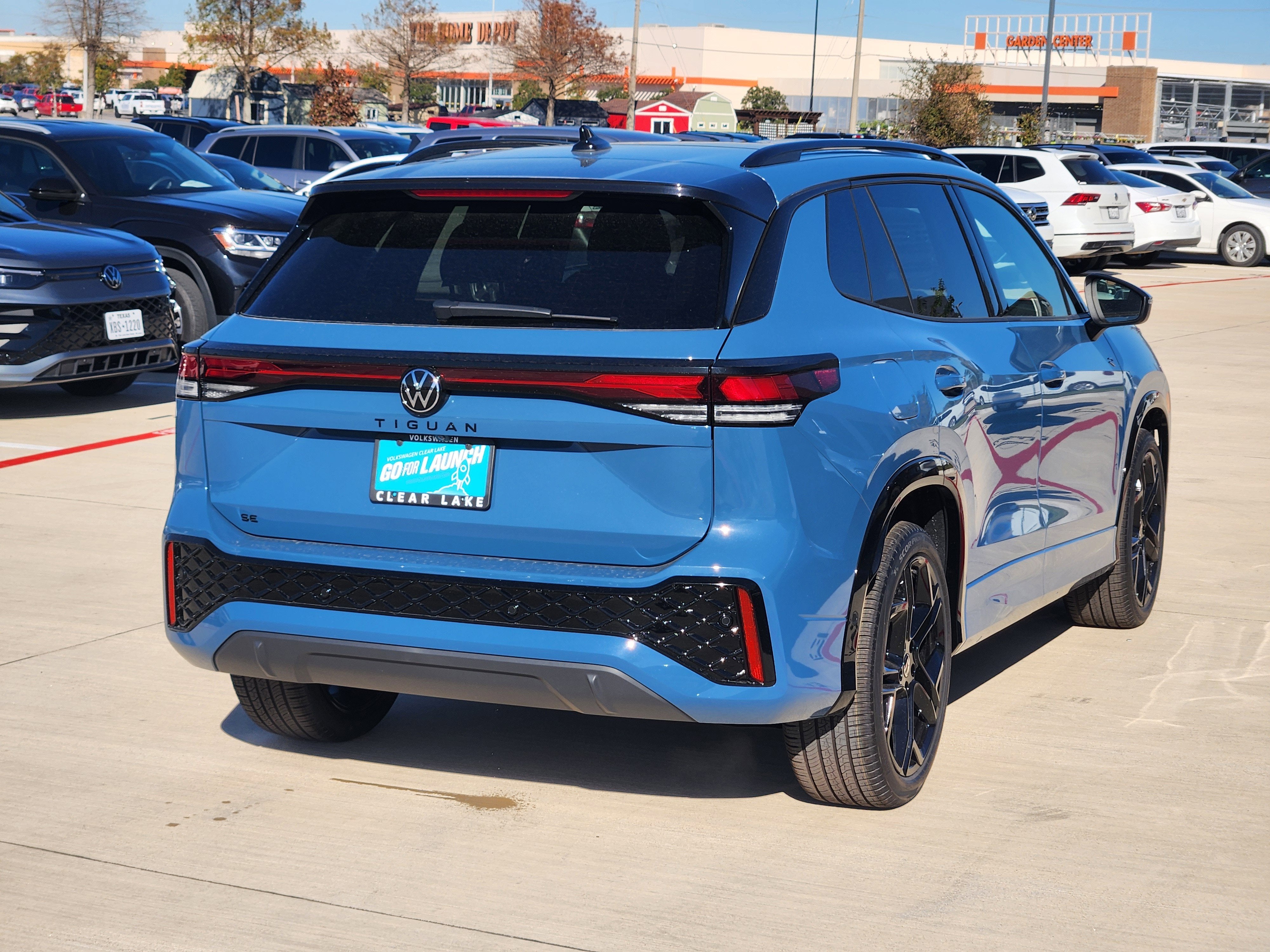 2026 Volkswagen Tiguan SE R-Line Black