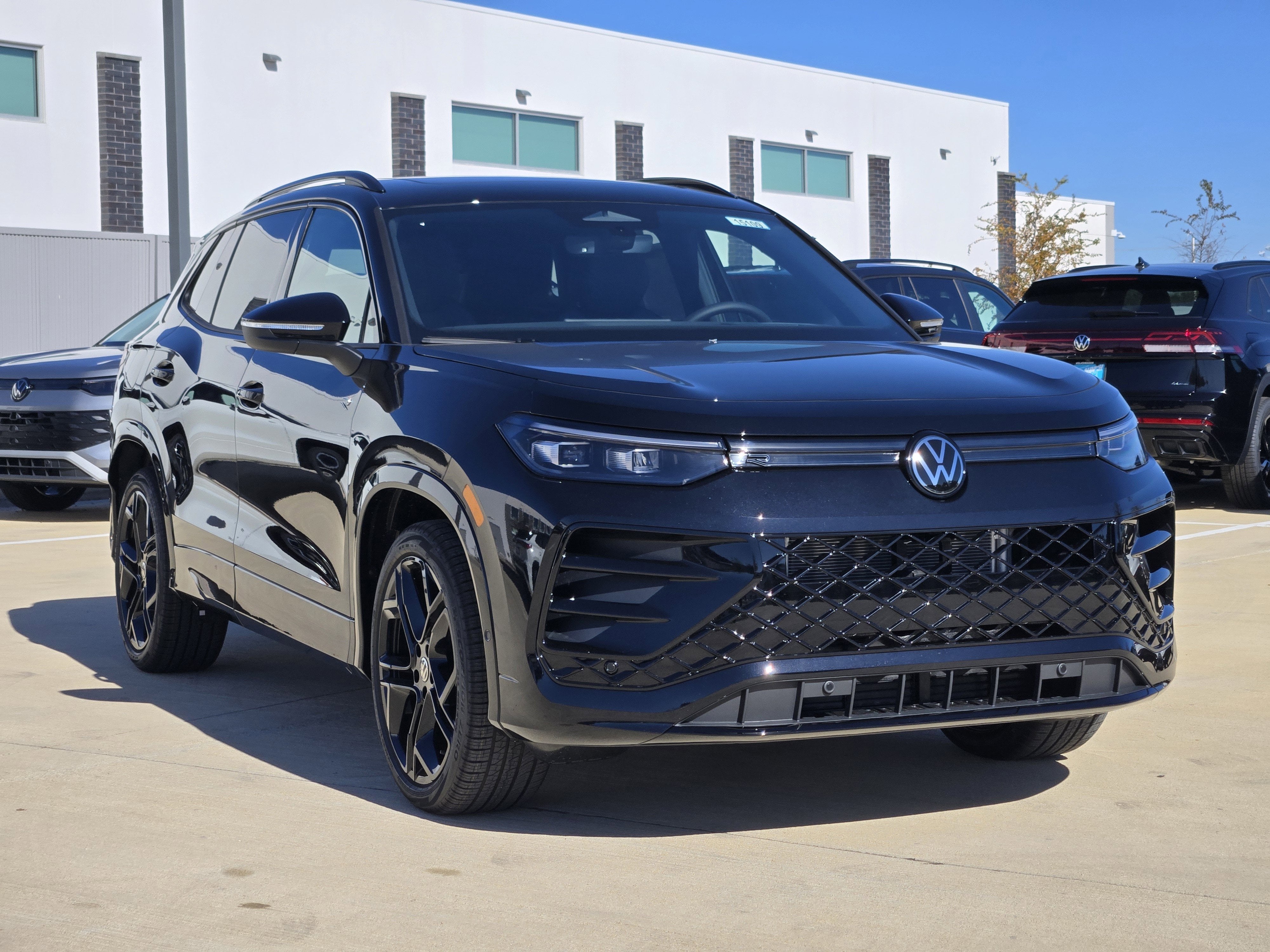 2026 Volkswagen Tiguan SE R-Line Black