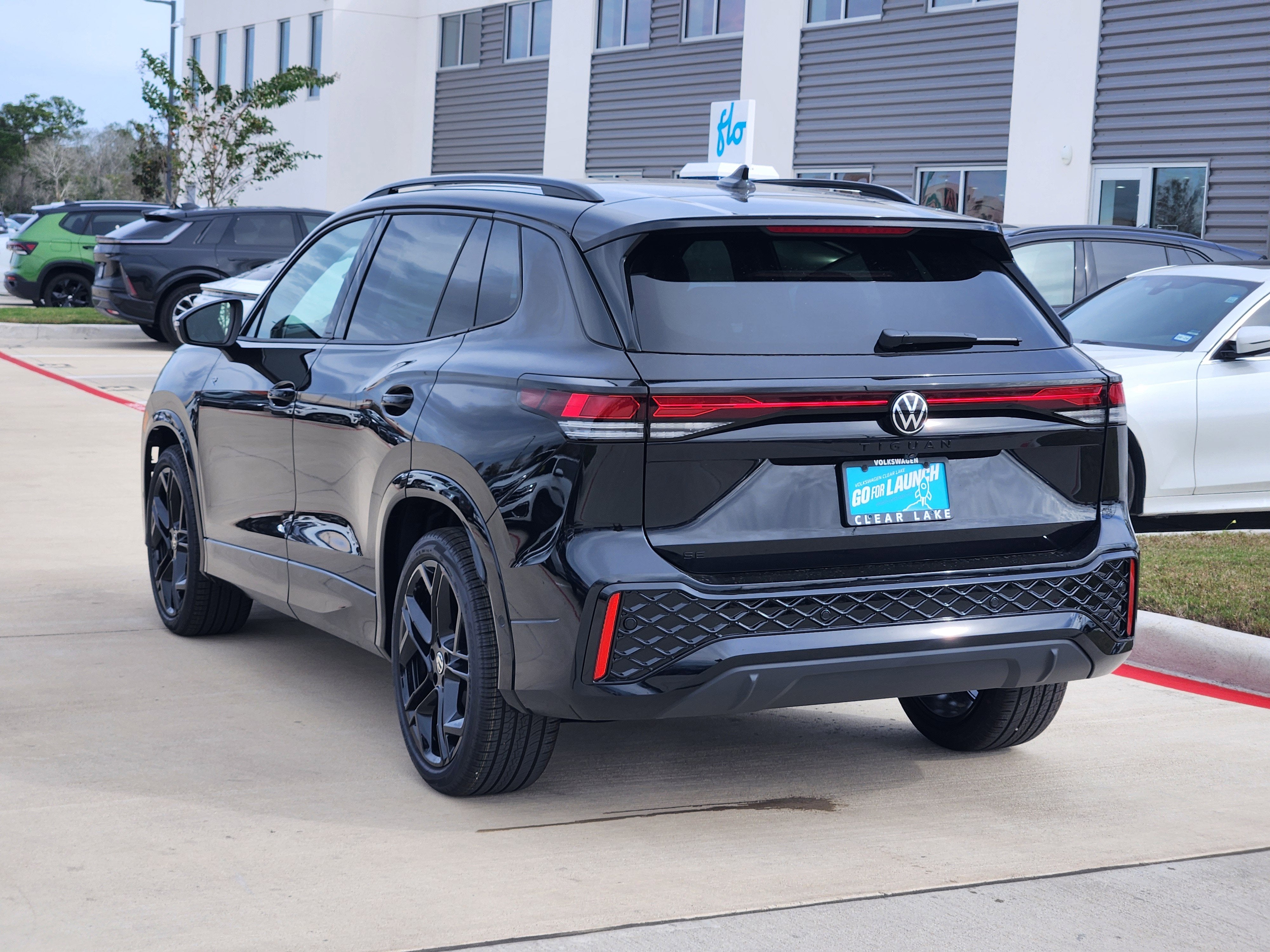 2026 Volkswagen Tiguan SE R-Line Black