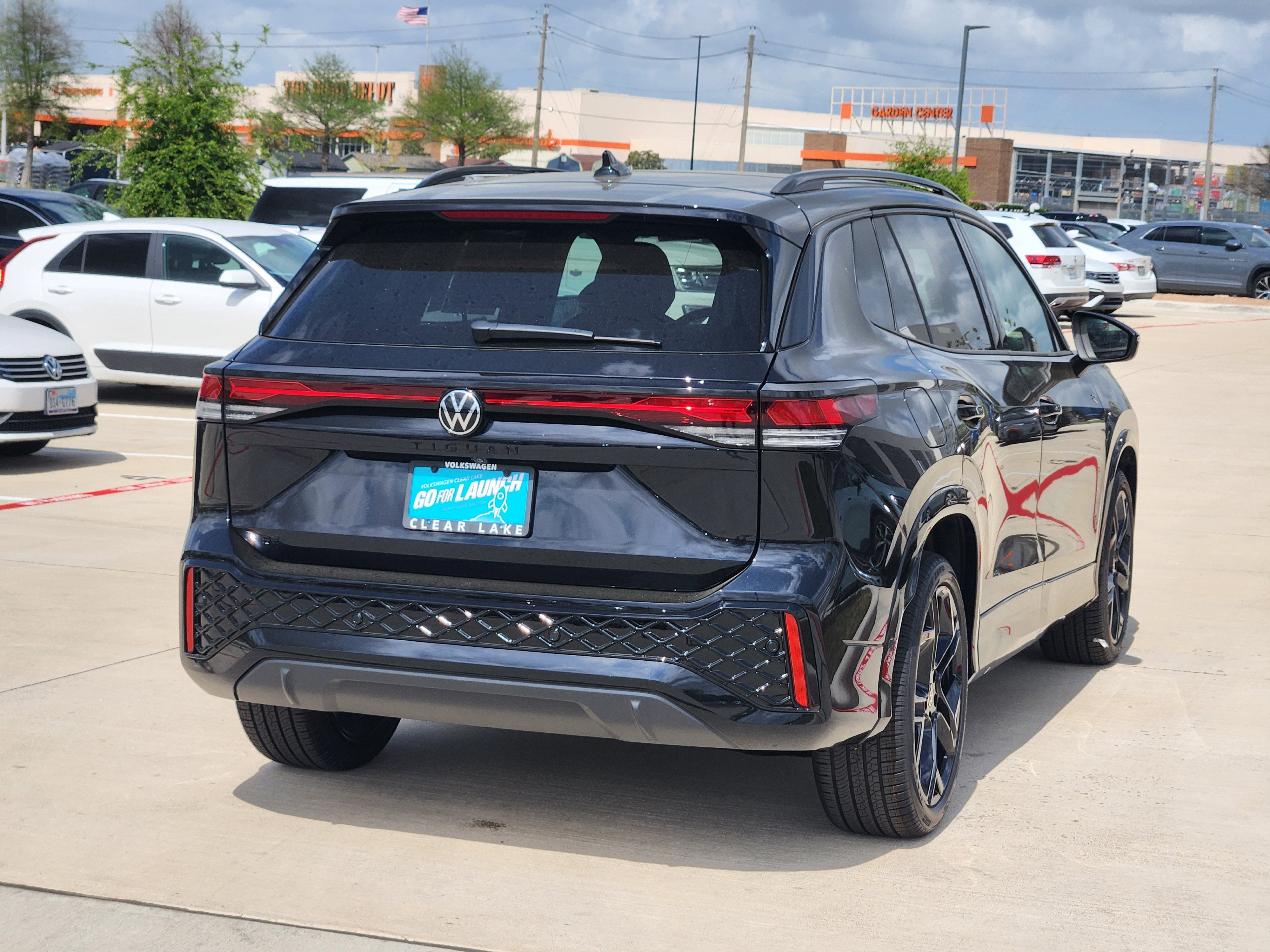 2026 Volkswagen Tiguan SE R-Line Black