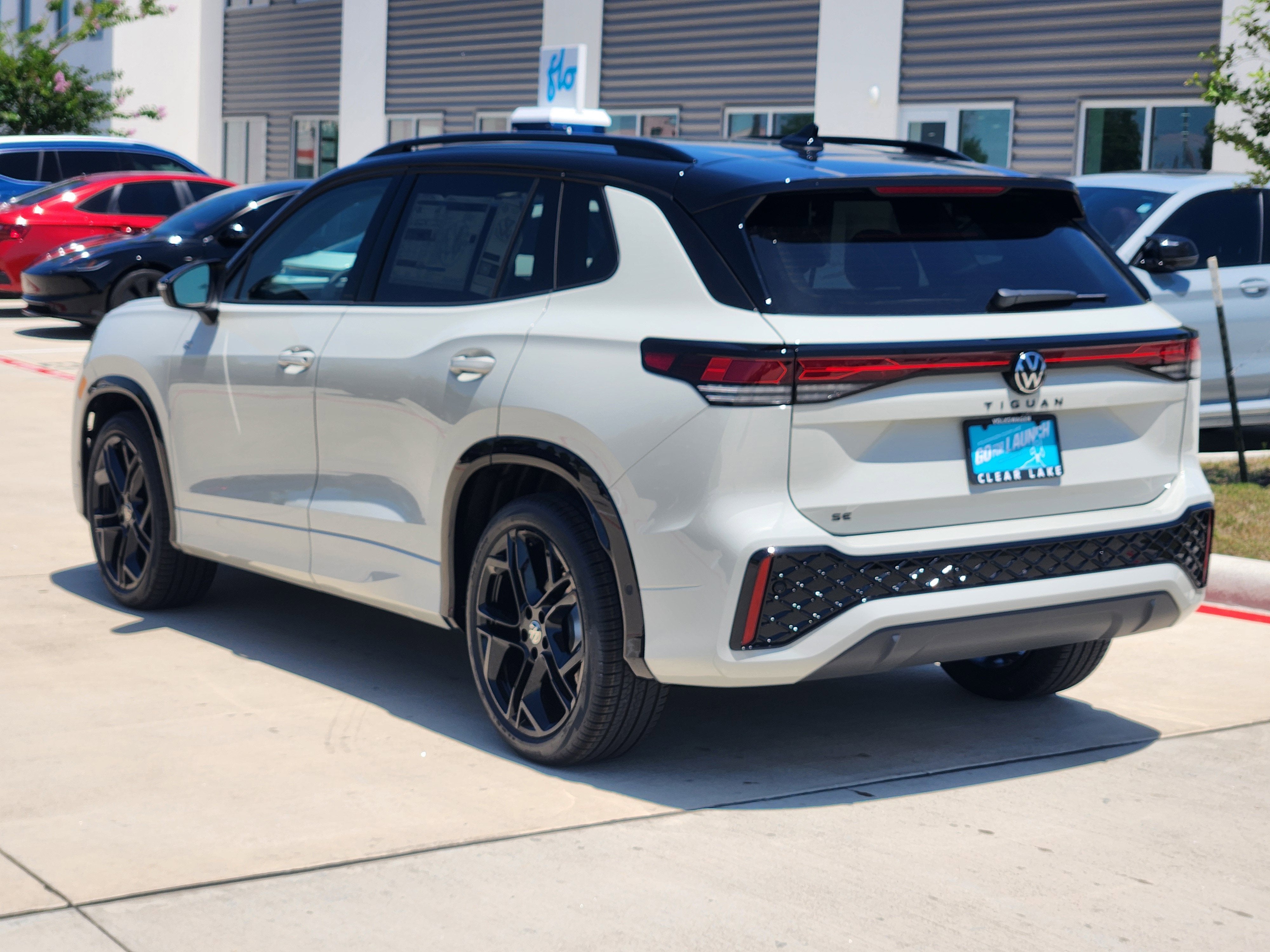 2026 Volkswagen Tiguan SE R-Line Black