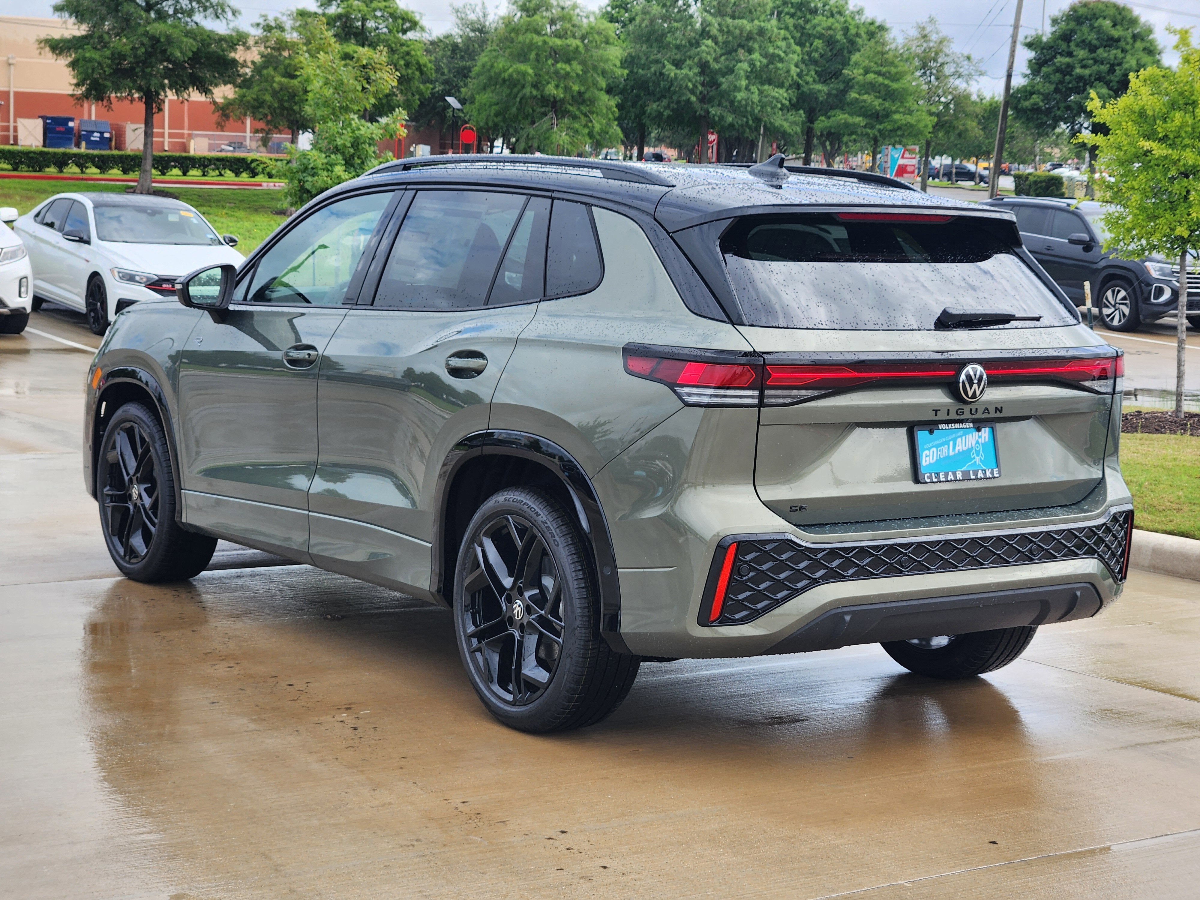 2026 Volkswagen Tiguan SE R-Line Black