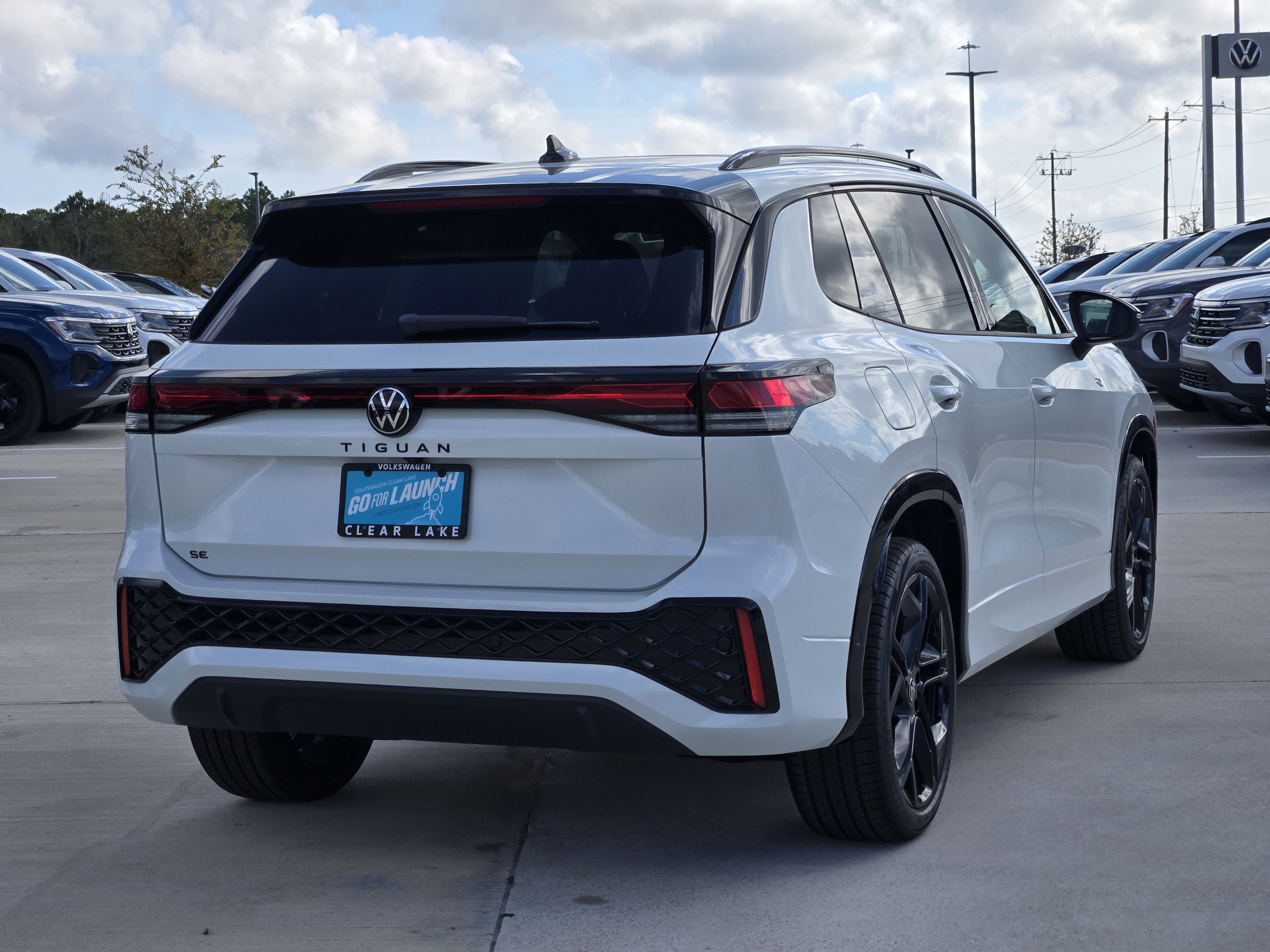 2026 Volkswagen Tiguan SE R-Line Black