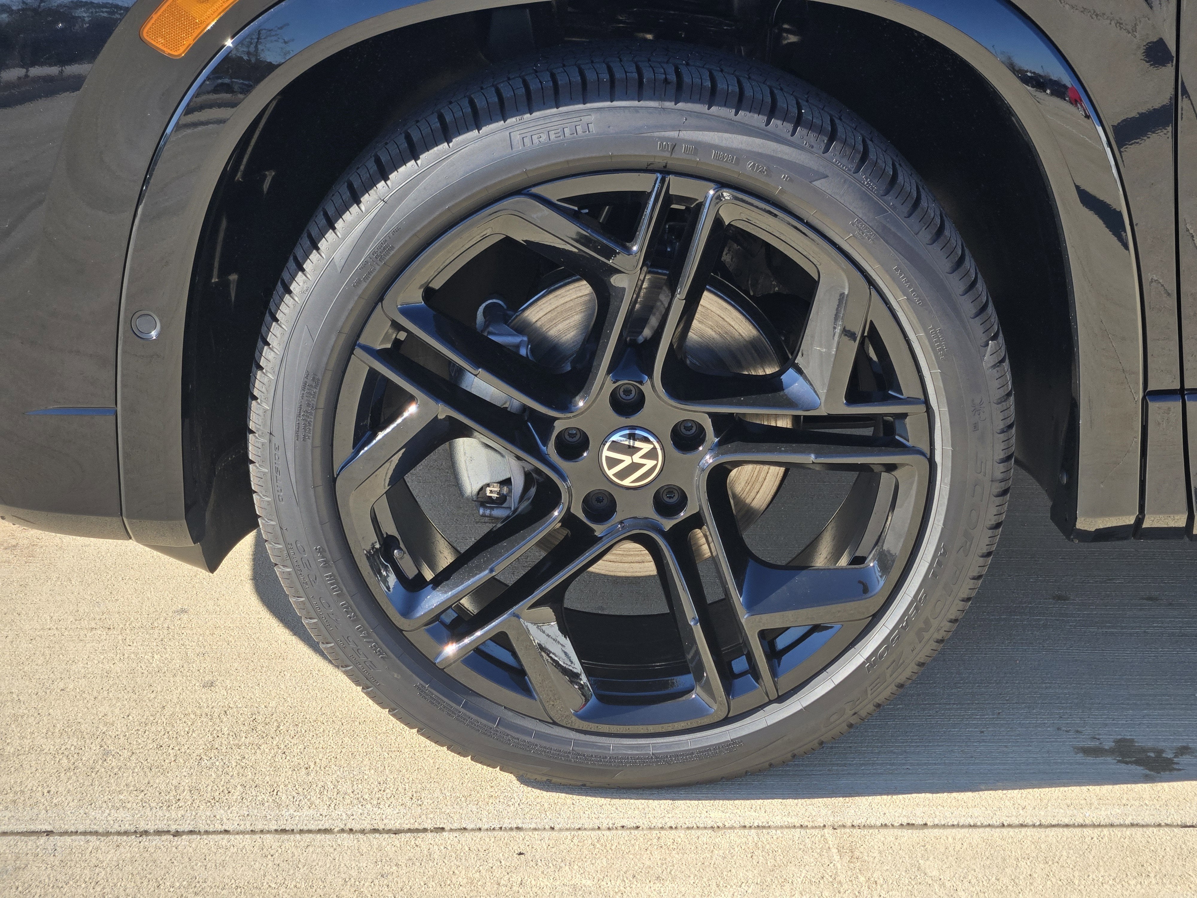 2026 Volkswagen Tiguan SE R-Line Black