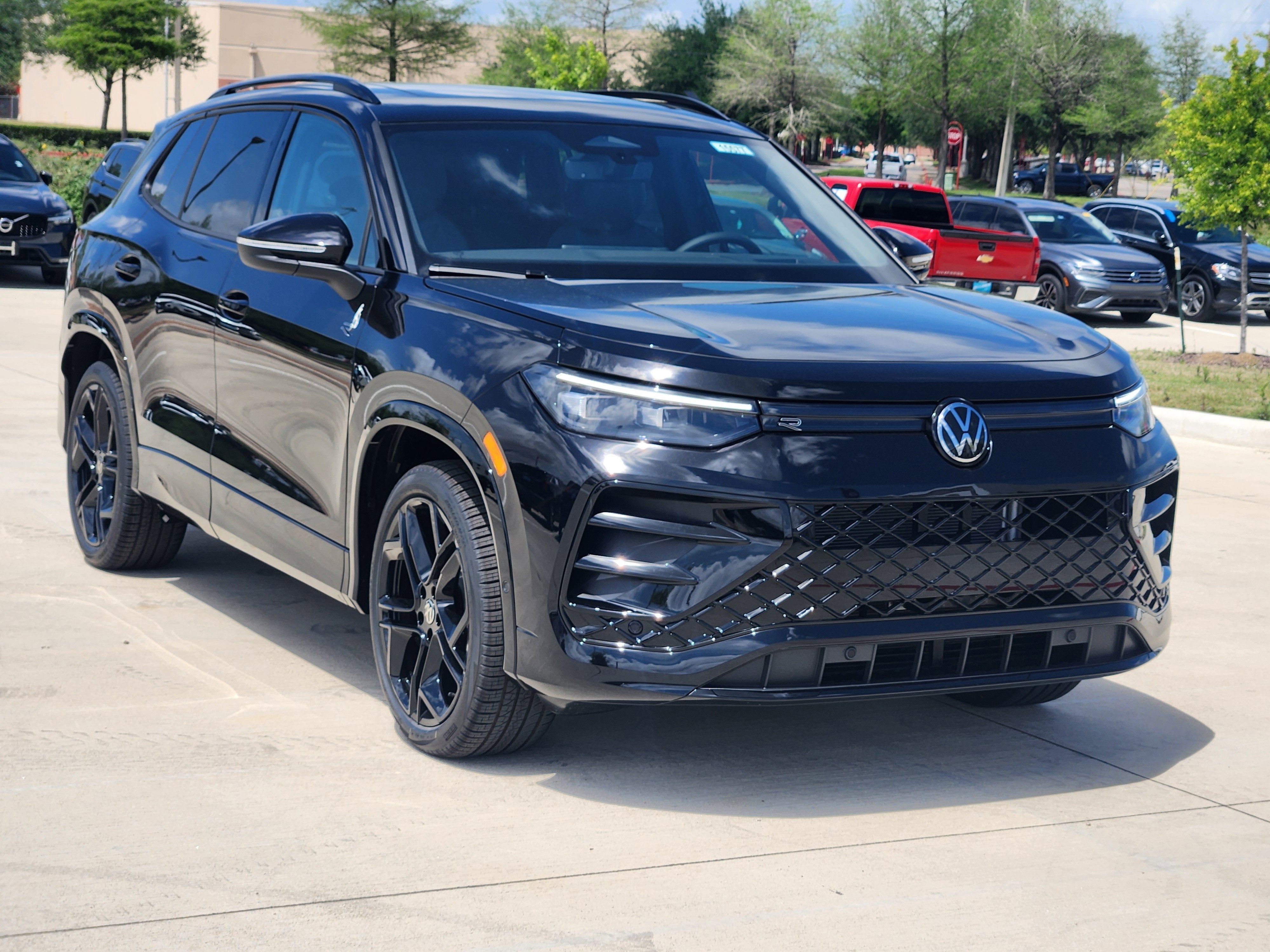 2026 Volkswagen Tiguan SE R-Line Black