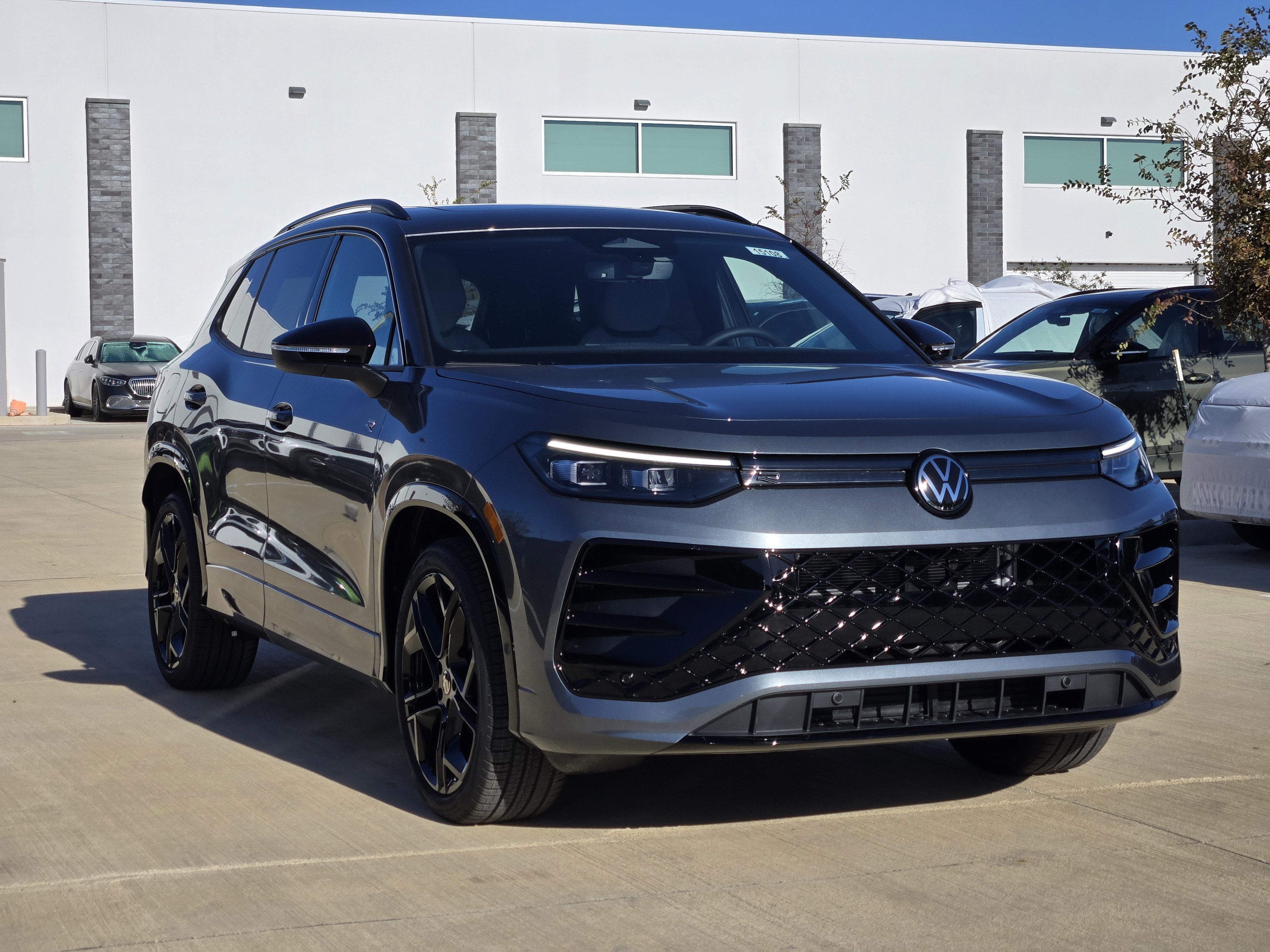 2026 Volkswagen Tiguan SE R-Line Black