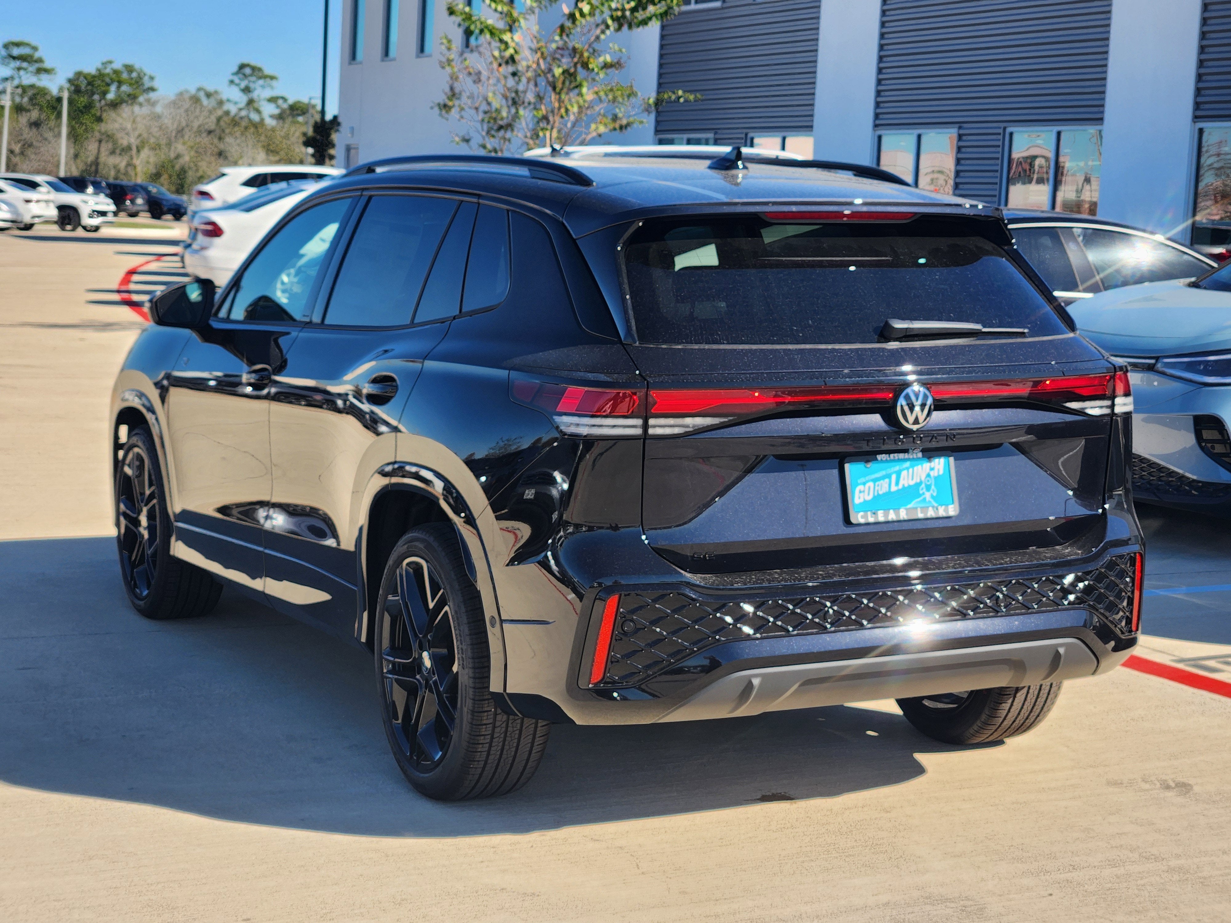 2026 Volkswagen Tiguan SE R-Line Black