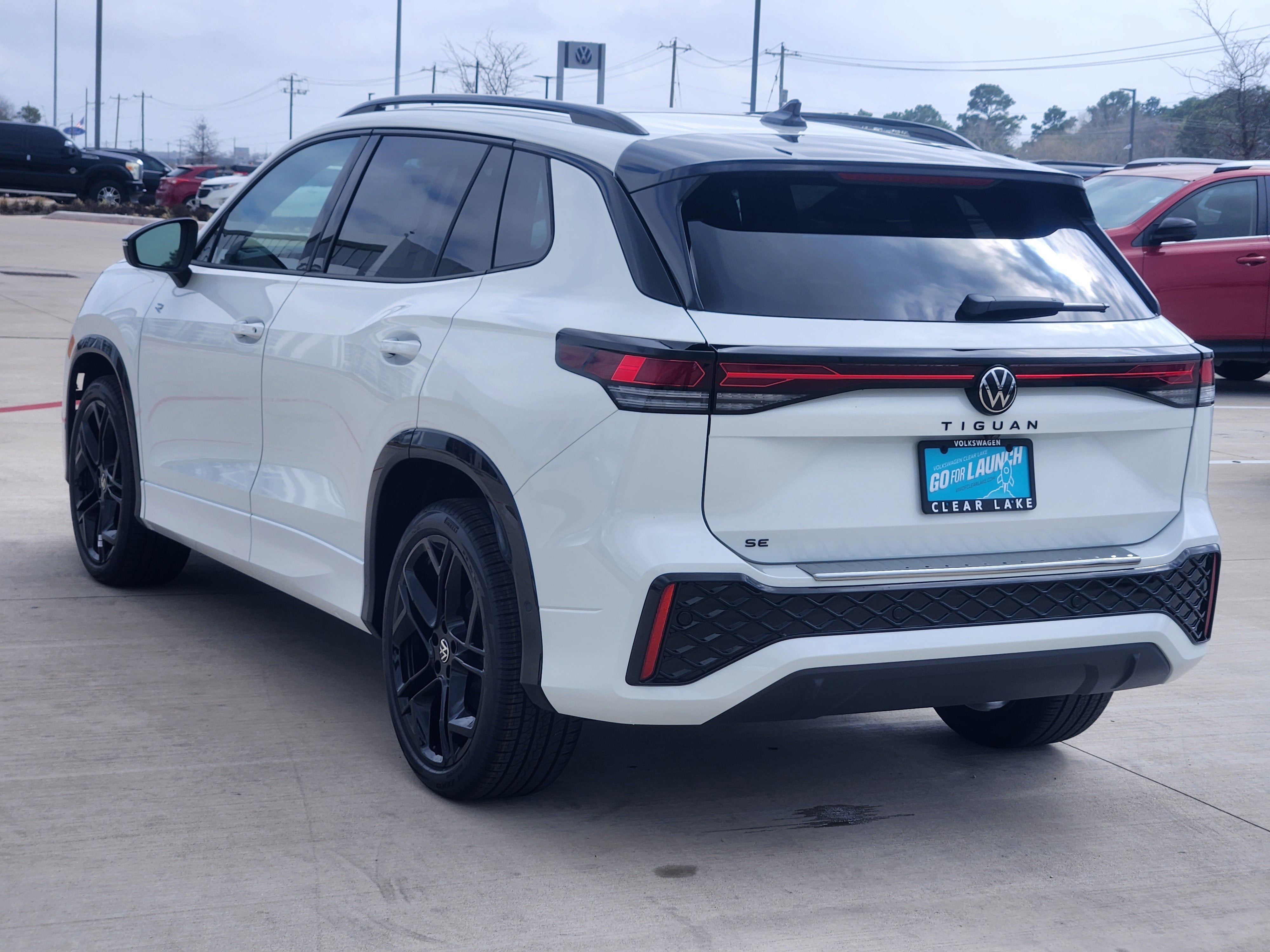 2026 Volkswagen Tiguan SE R-Line Black