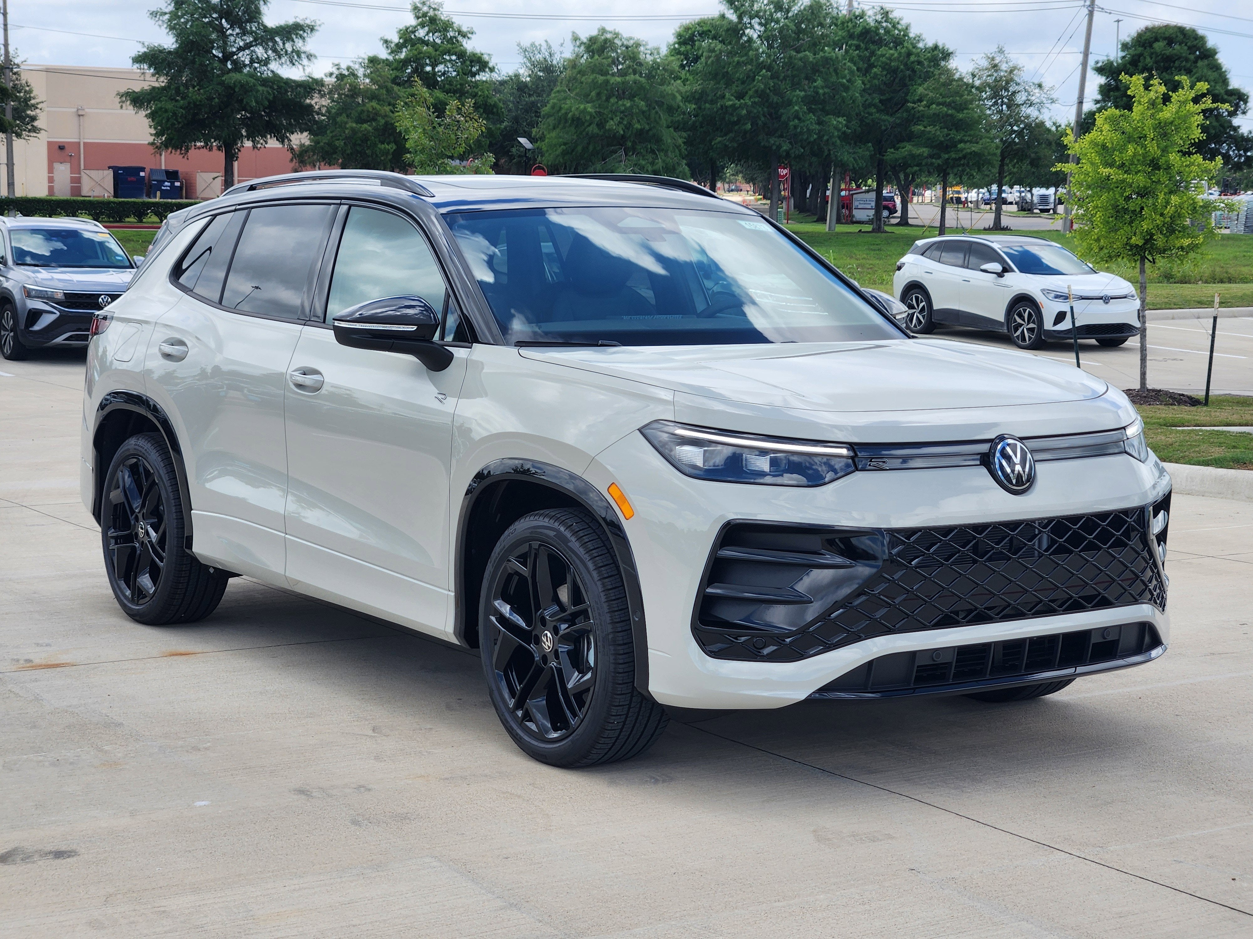 2026 Volkswagen Tiguan SE R-Line Black