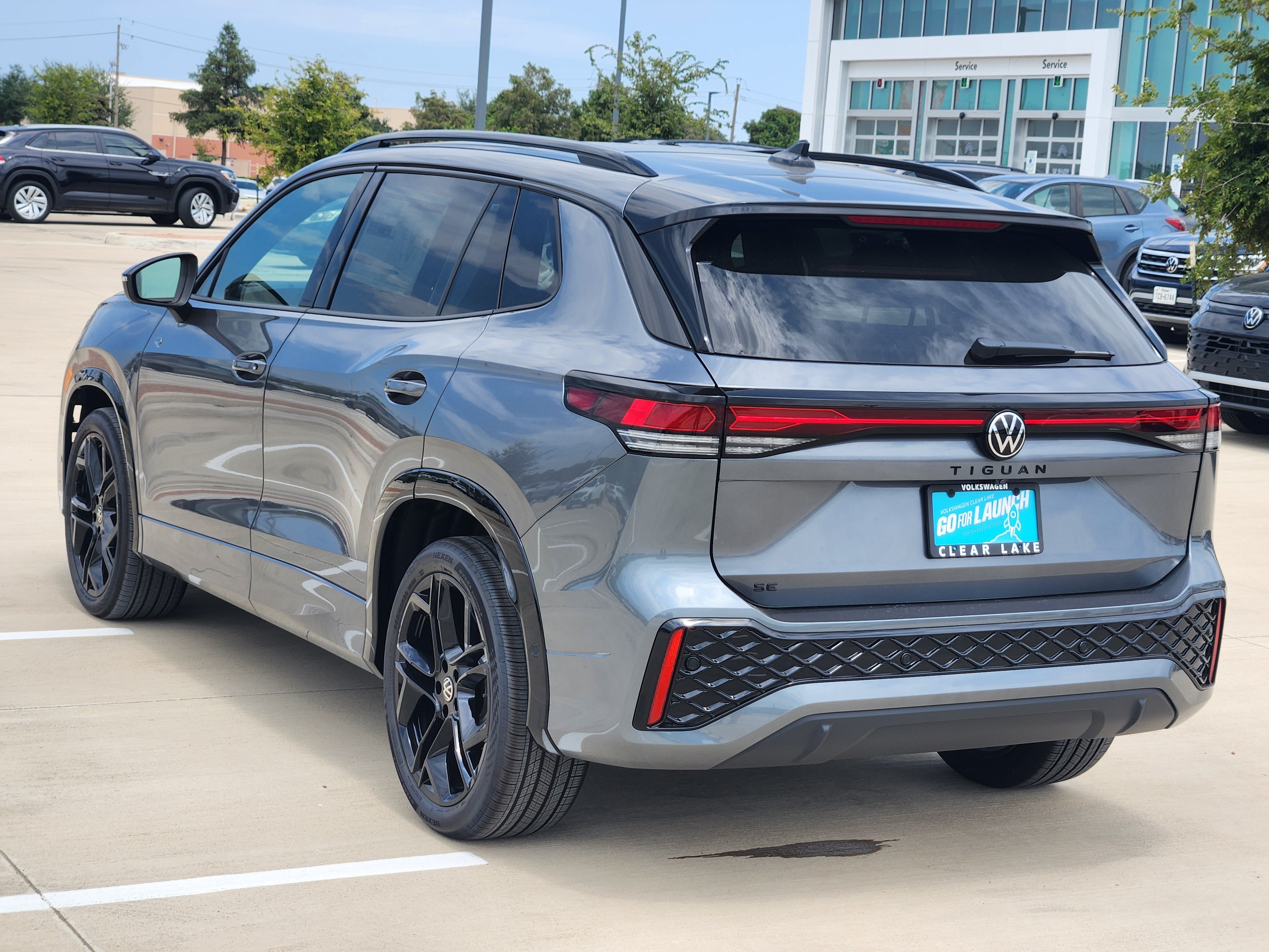 2026 Volkswagen Tiguan SE R-Line Black