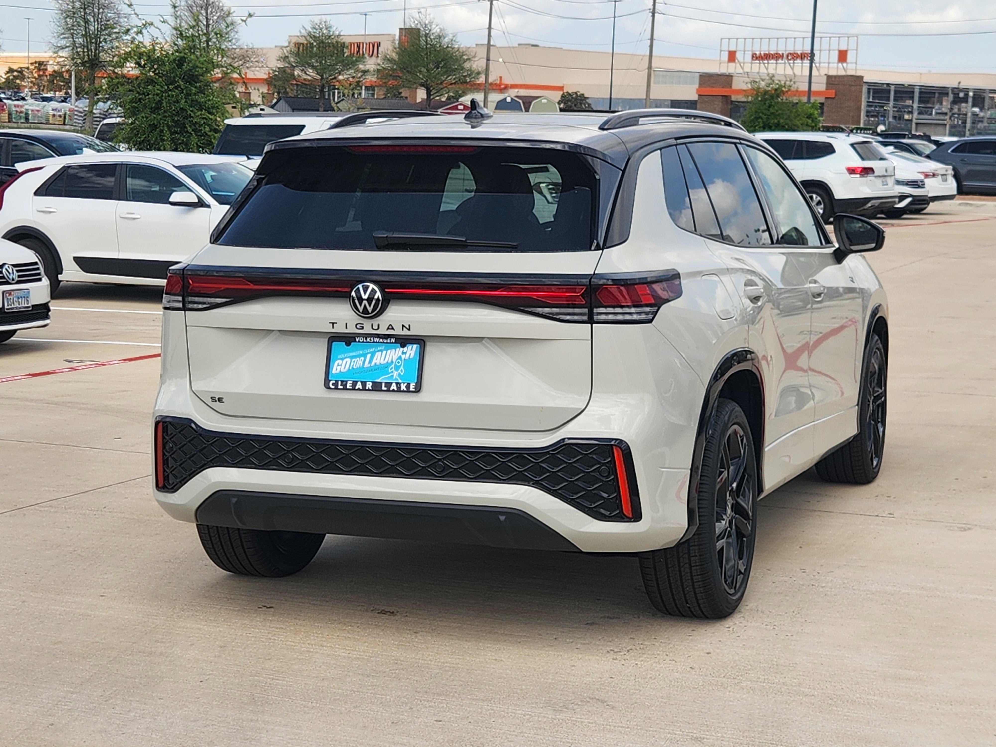 2026 Volkswagen Tiguan SE R-Line Black