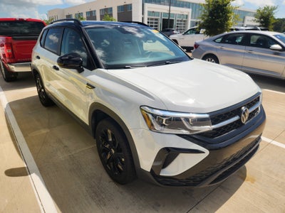 2024 Volkswagen Taos SE Black