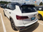 2024 Volkswagen Taos SE Black