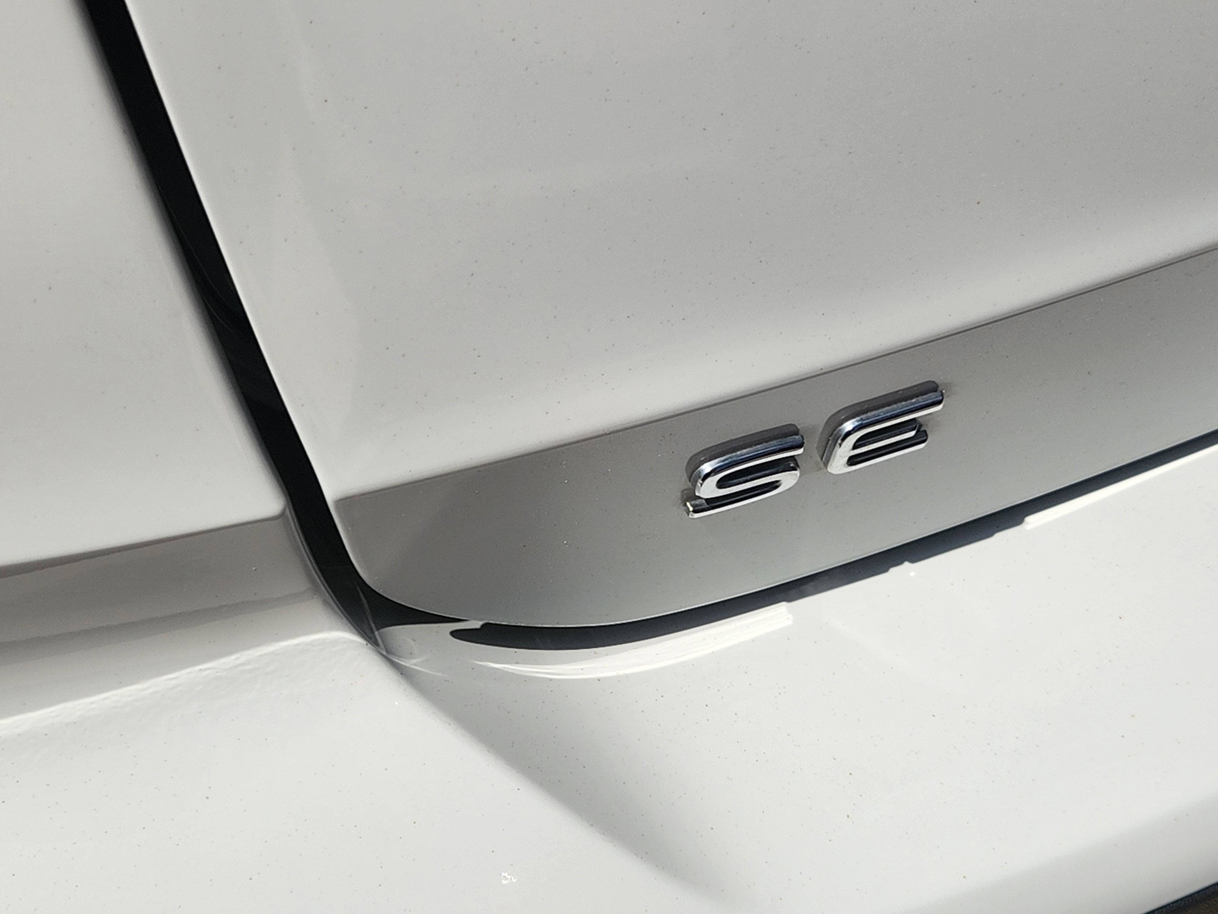2024 Volkswagen Taos SE Black