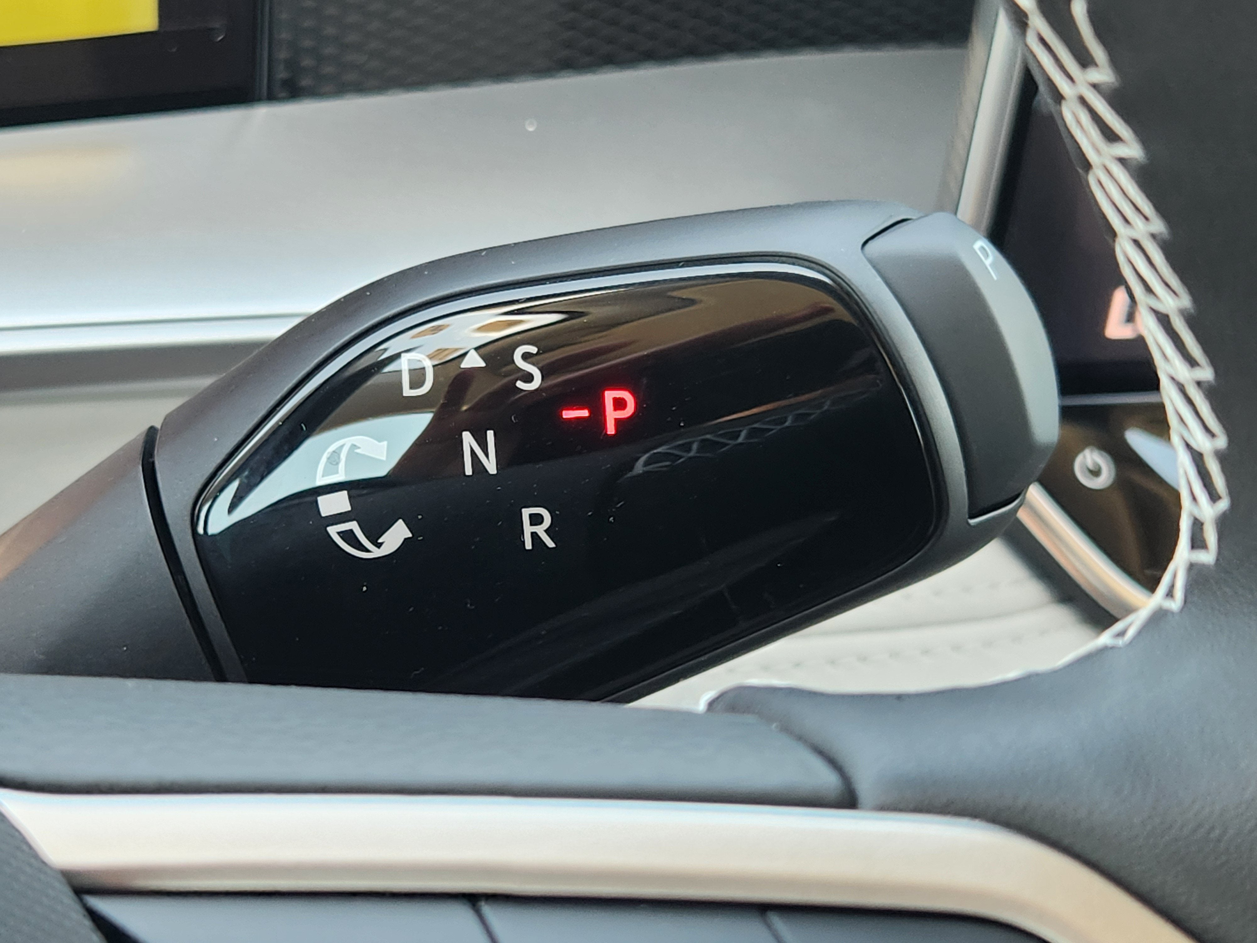 2027 Volkswagen Tiguan SE