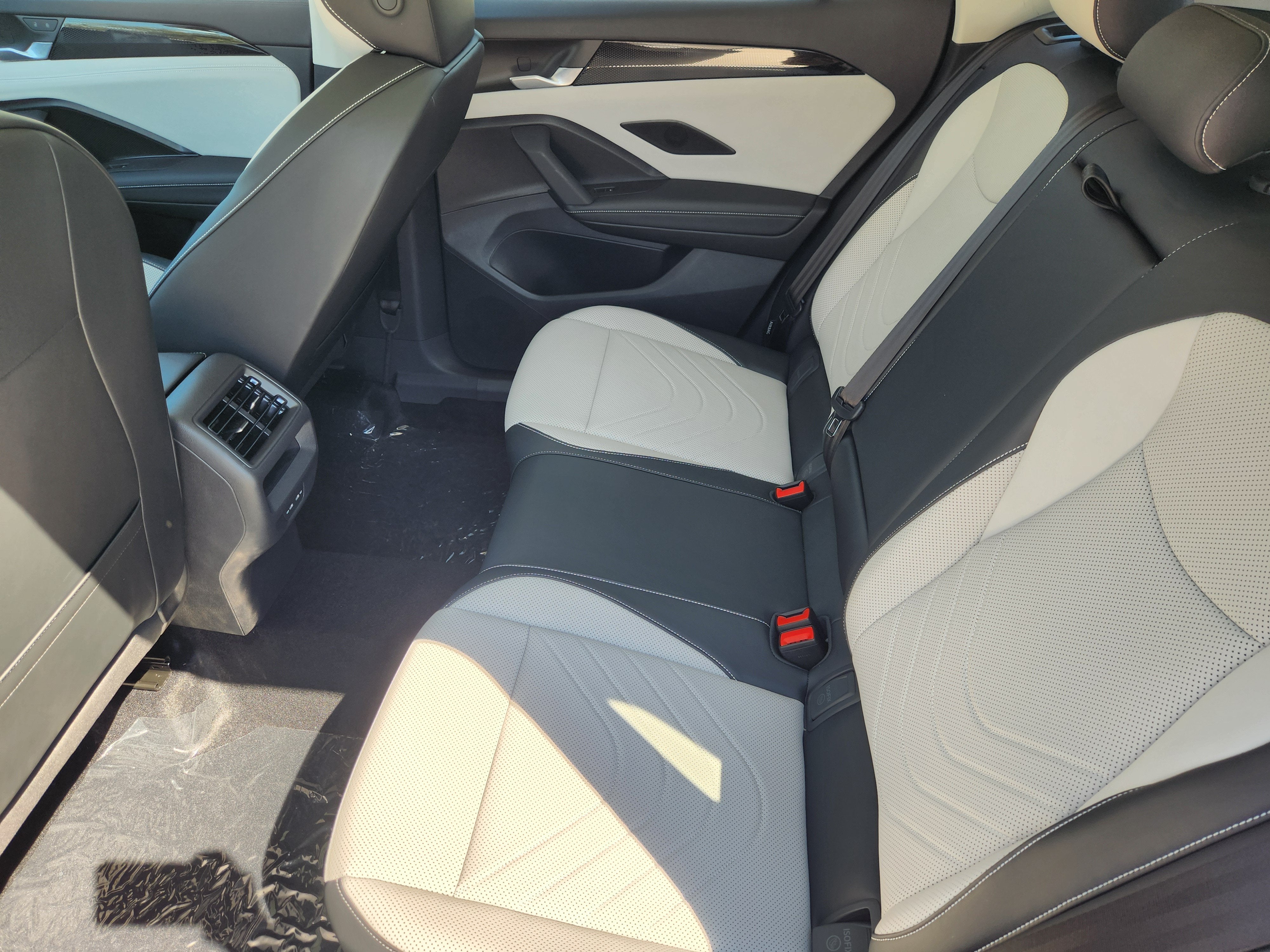 2027 Volkswagen Tiguan SE