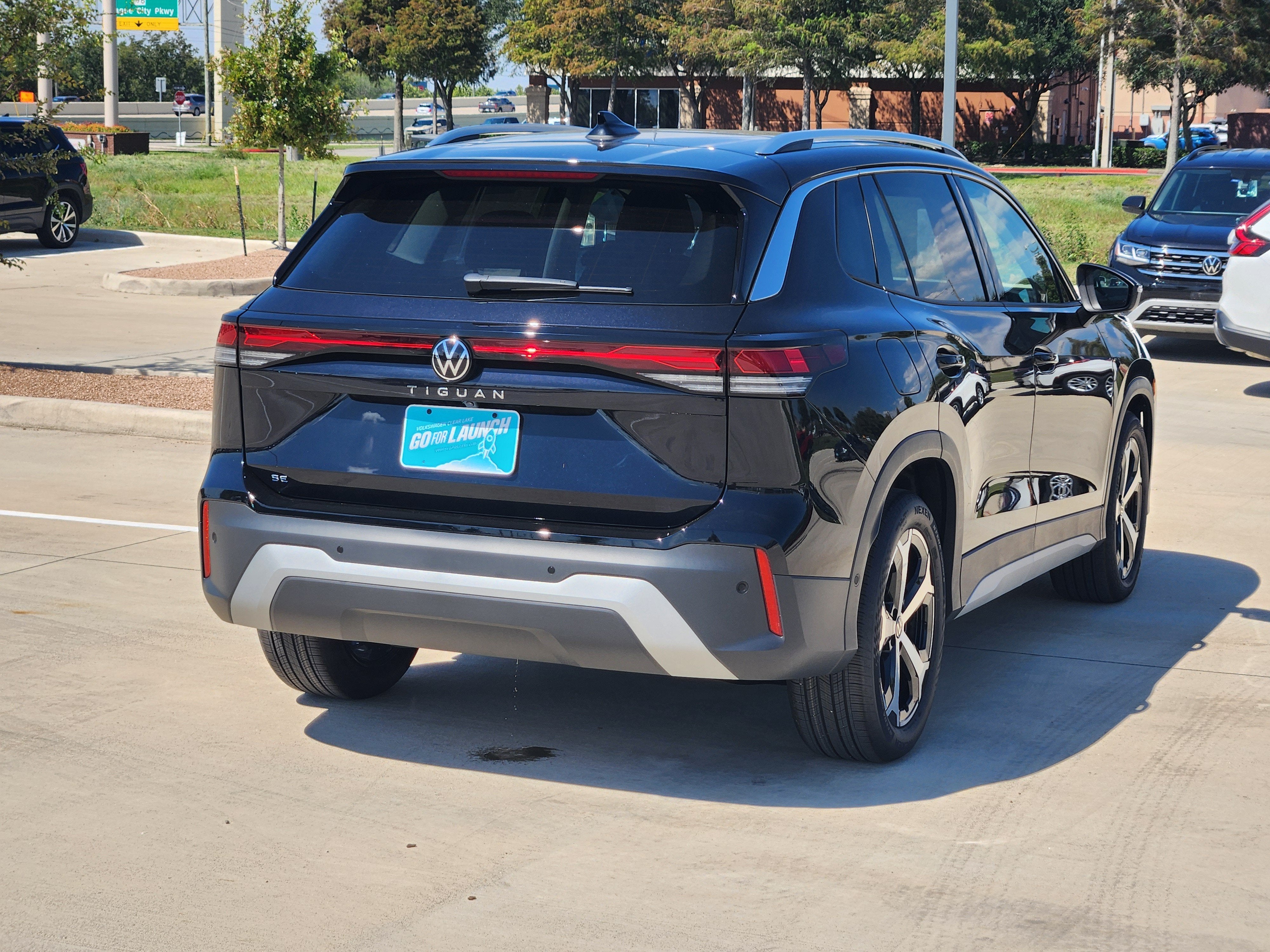 2027 Volkswagen Tiguan SE