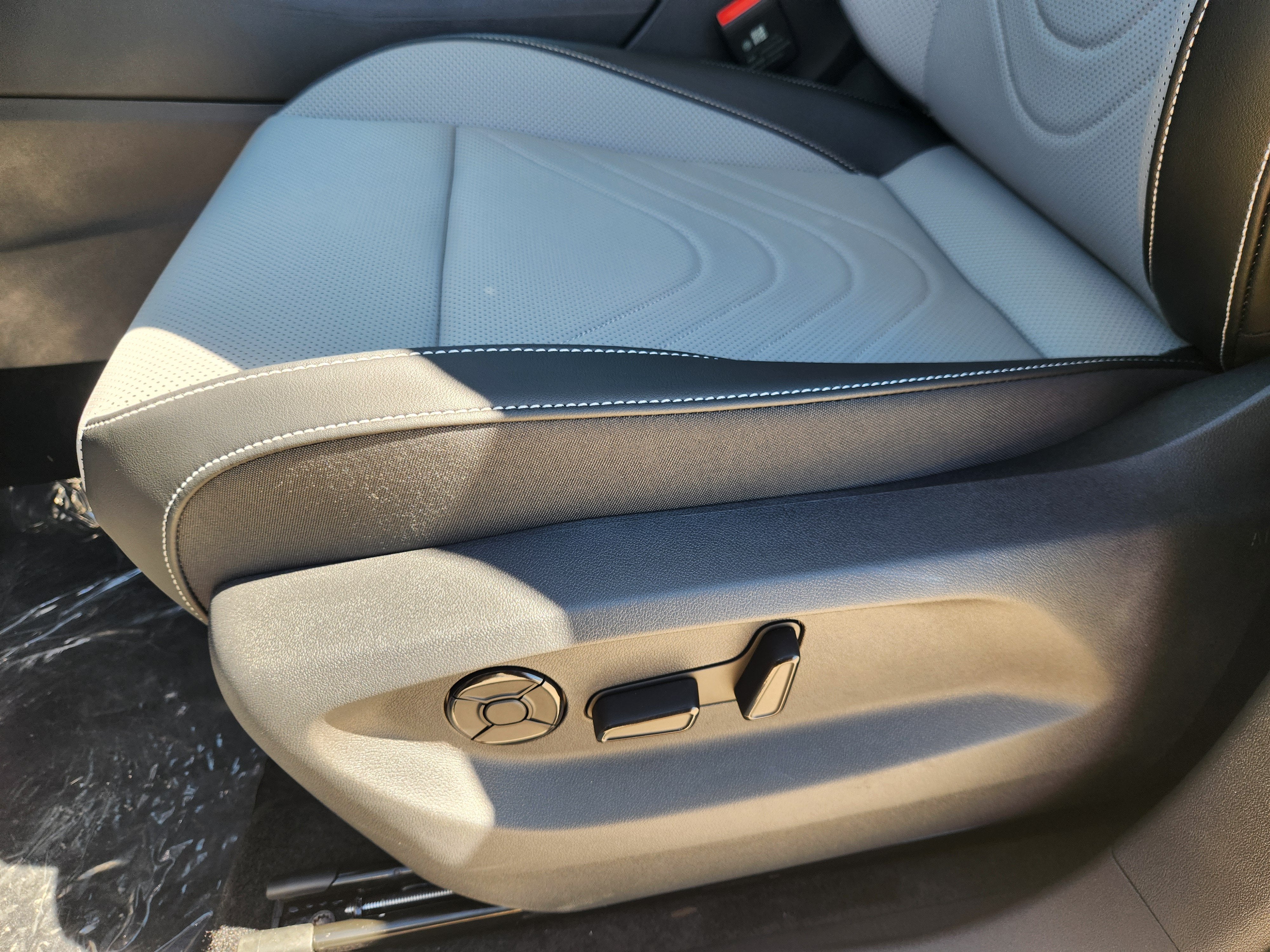 2027 Volkswagen Tiguan SE