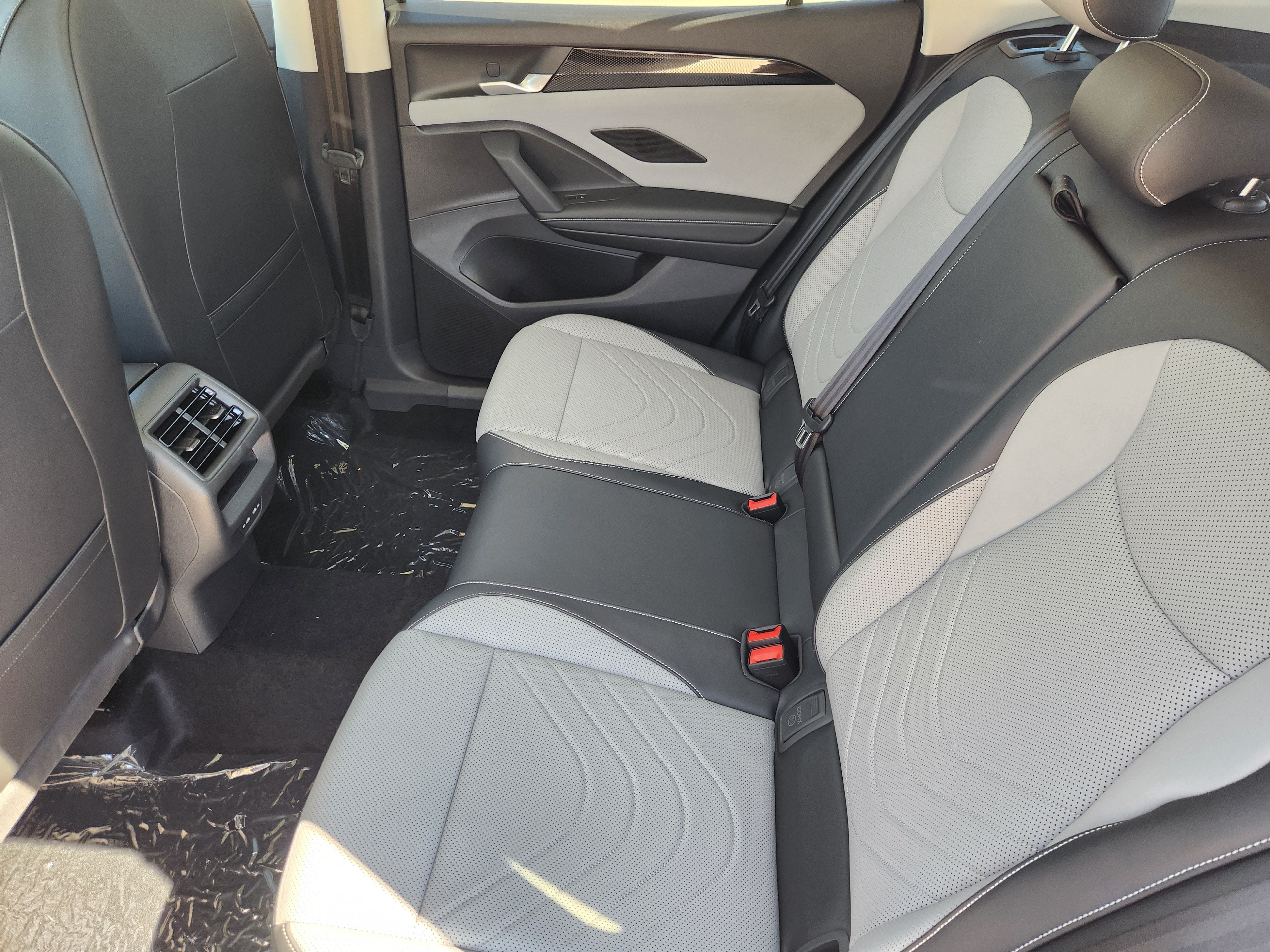 2027 Volkswagen Tiguan SE